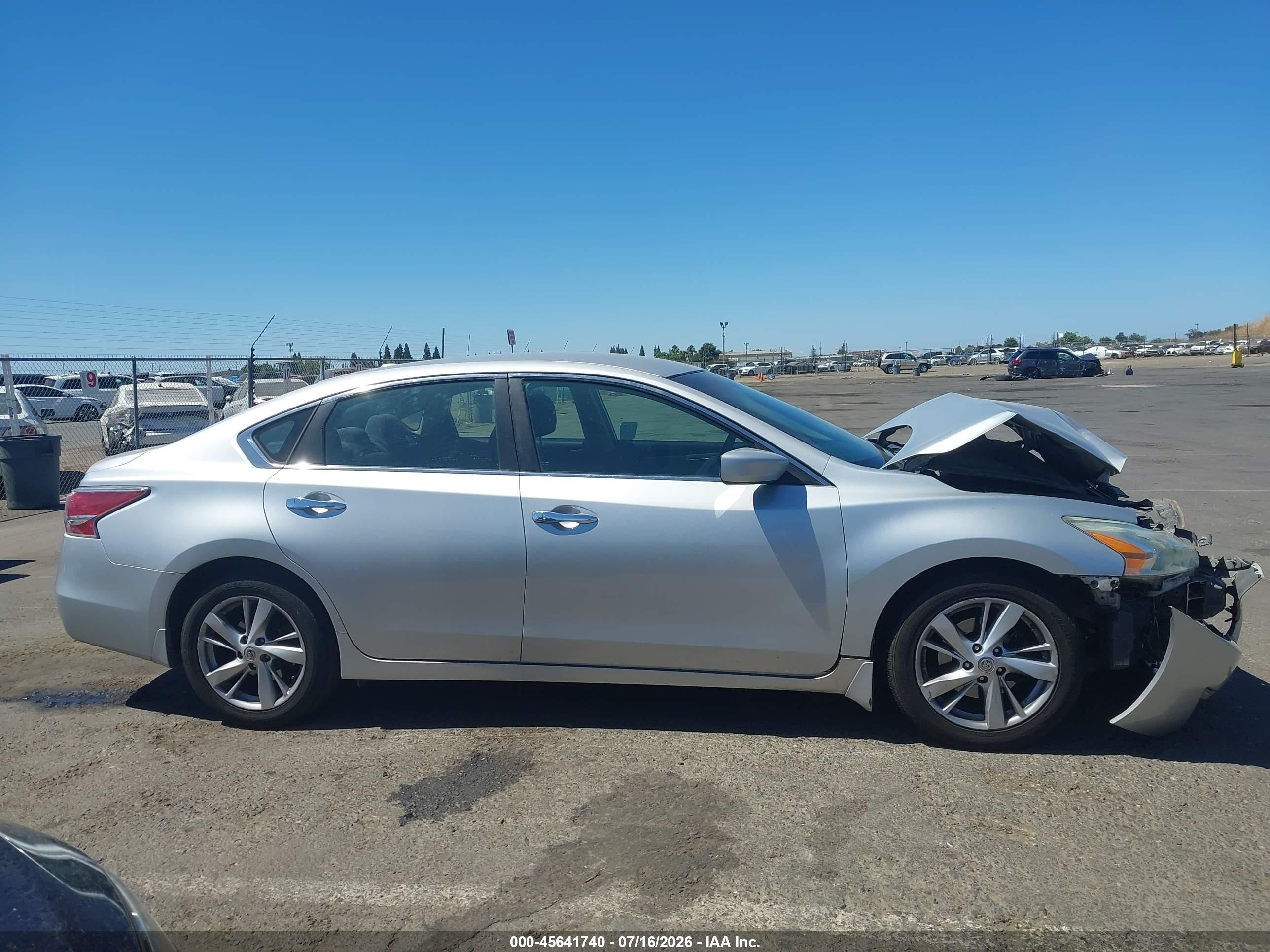 2014 Nissan Altima 2.5 Sv Серебряный vin: 1N4AL3AP6EC262853