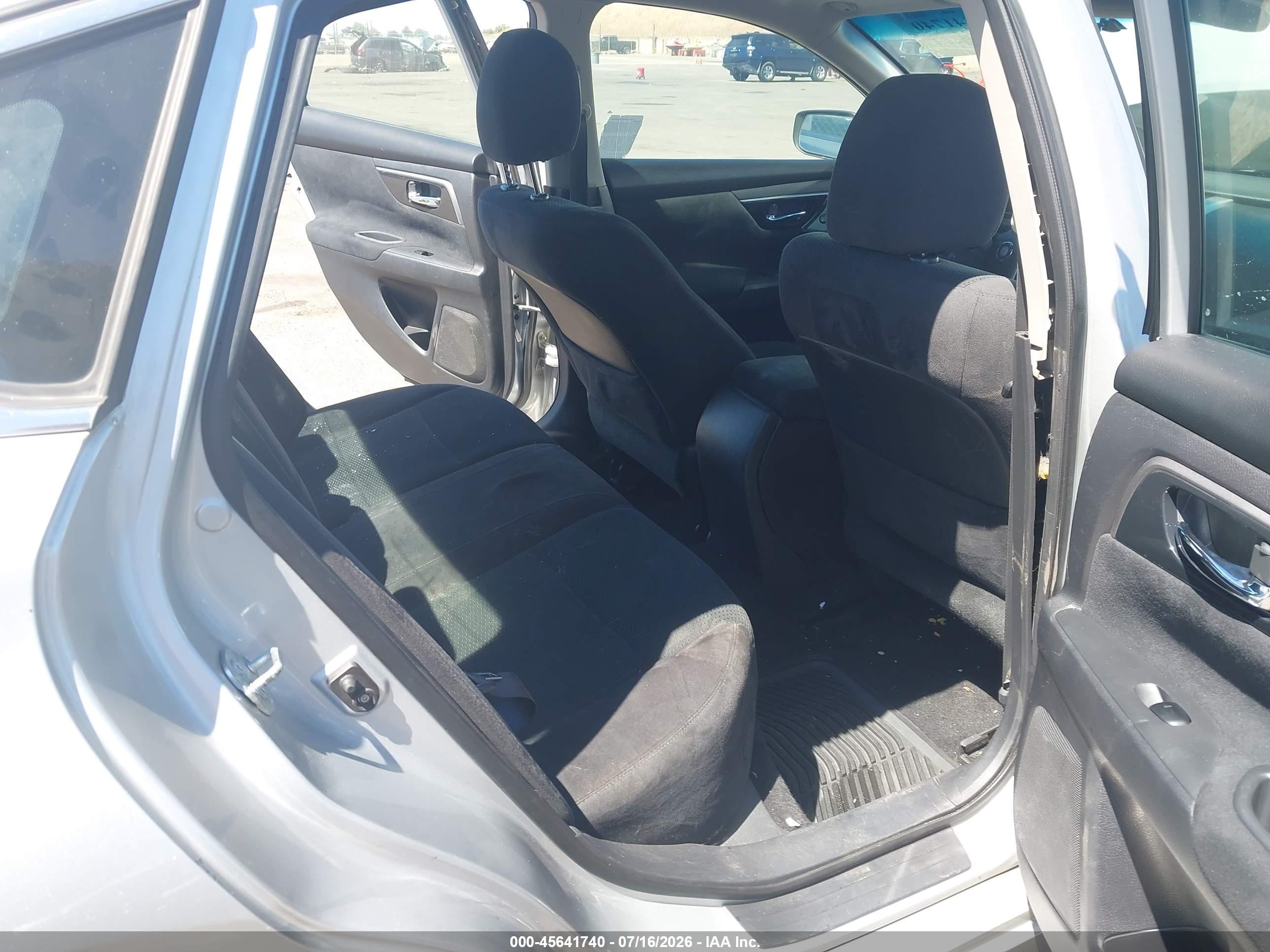 2014 Nissan Altima 2.5 Sv Серебряный vin: 1N4AL3AP6EC262853