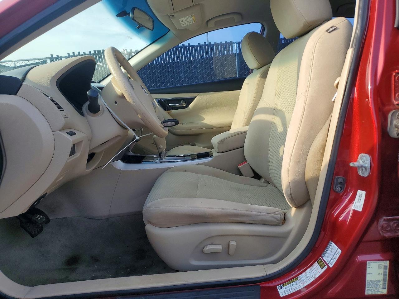 2014 Nissan Altima 2.5 S Red vin: 1N4AL3AP6EC267924