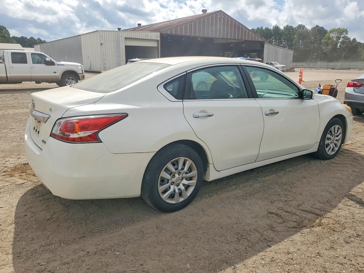 2014 Nissan Altima 2.5 S White vin: 1N4AL3AP6EC269088