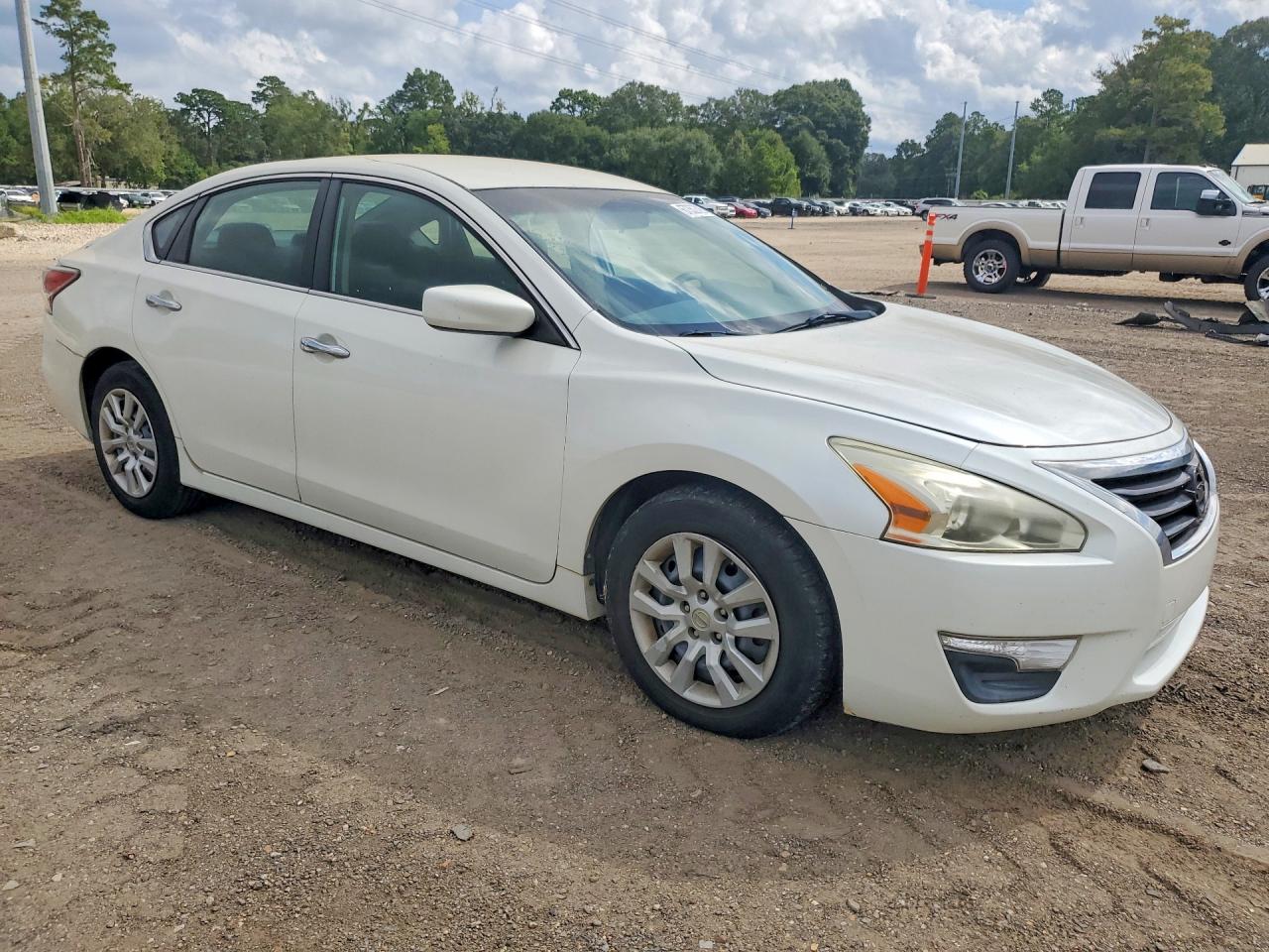 2014 Nissan Altima 2.5 S White vin: 1N4AL3AP6EC269088