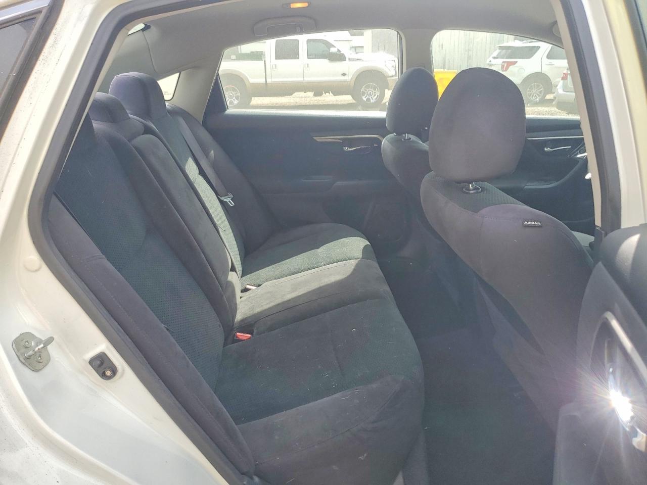 2014 Nissan Altima 2.5 S White vin: 1N4AL3AP6EC269088