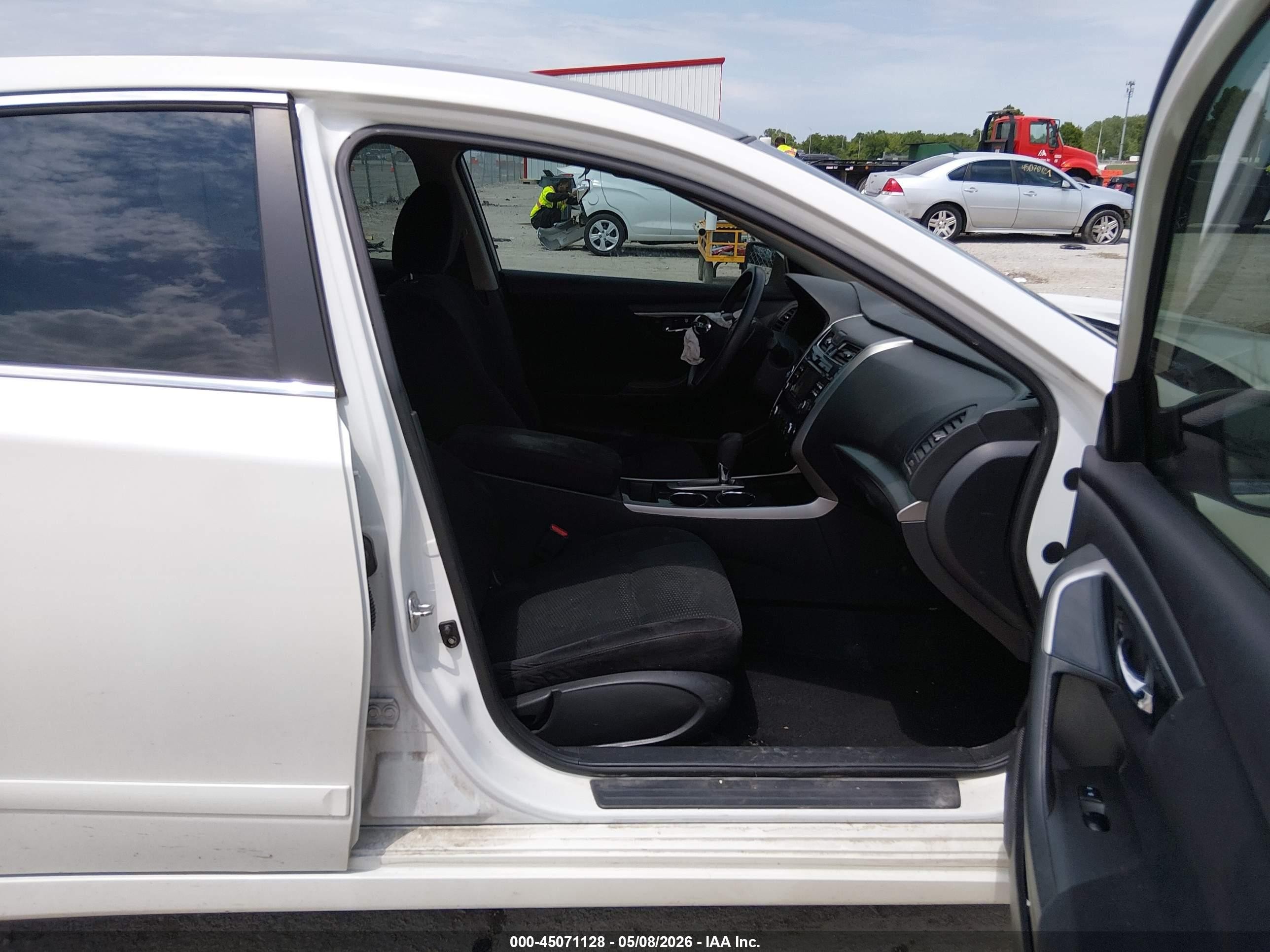2014 Nissan Altima 2.5 S White vin: 1N4AL3AP6EC275697
