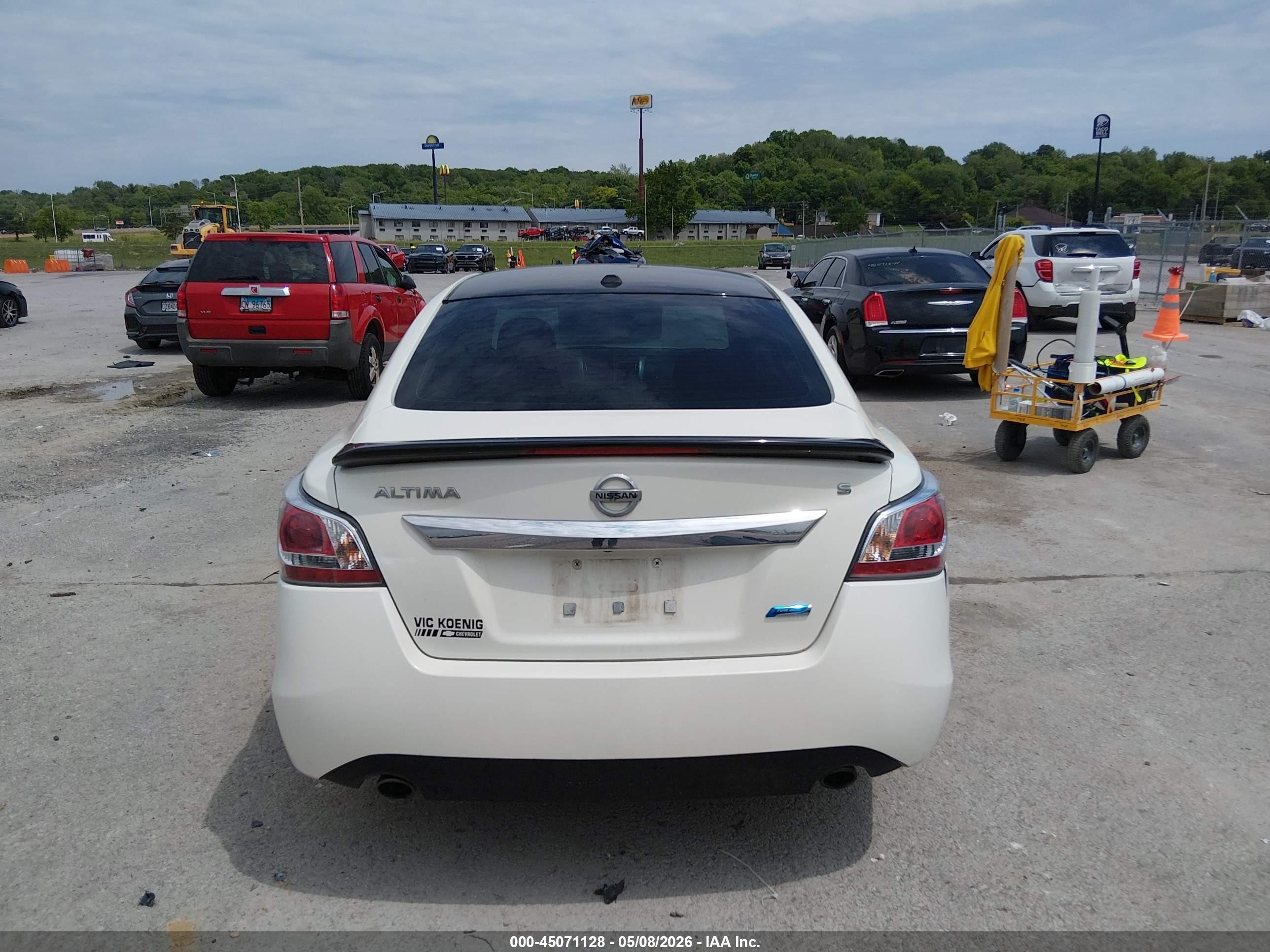2014 Nissan Altima 2.5 S White vin: 1N4AL3AP6EC275697