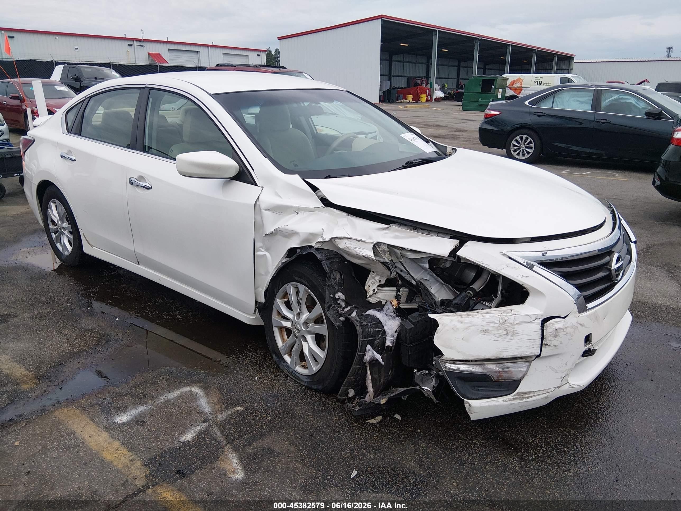 2014 Nissan Altima 2.5 S White vin: 1N4AL3AP6EC281158