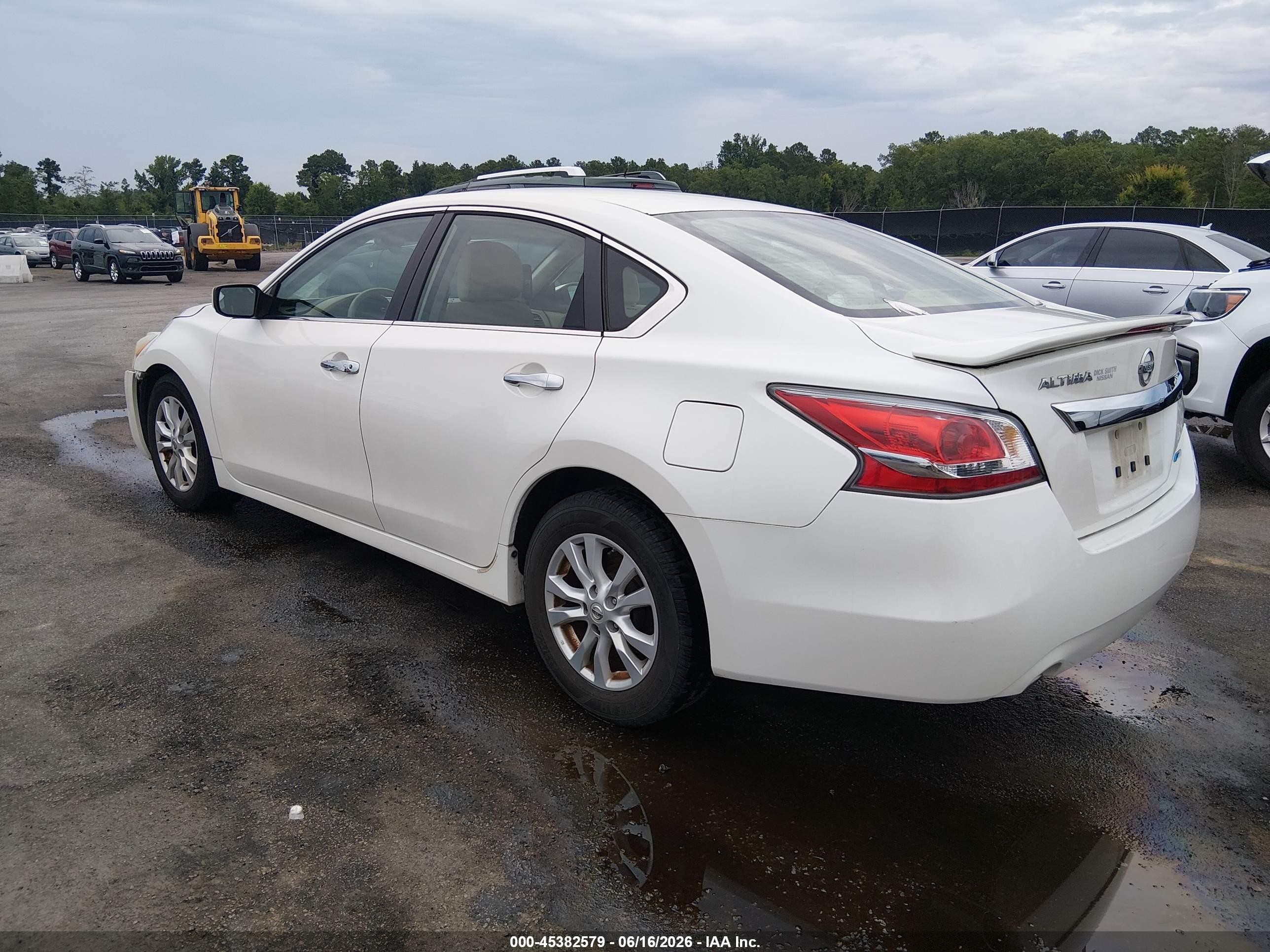 2014 Nissan Altima 2.5 S White vin: 1N4AL3AP6EC281158