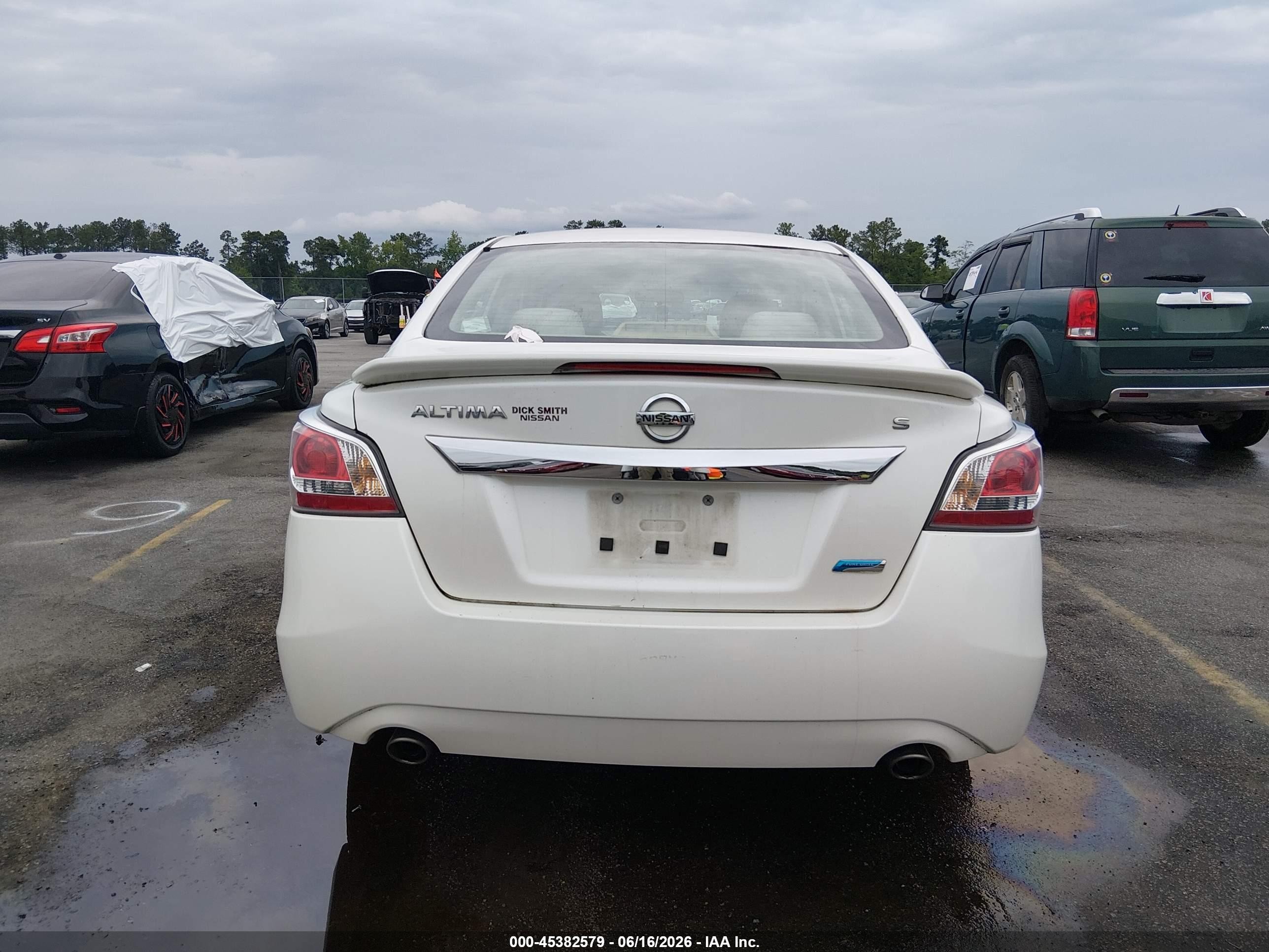 2014 Nissan Altima 2.5 S White vin: 1N4AL3AP6EC281158