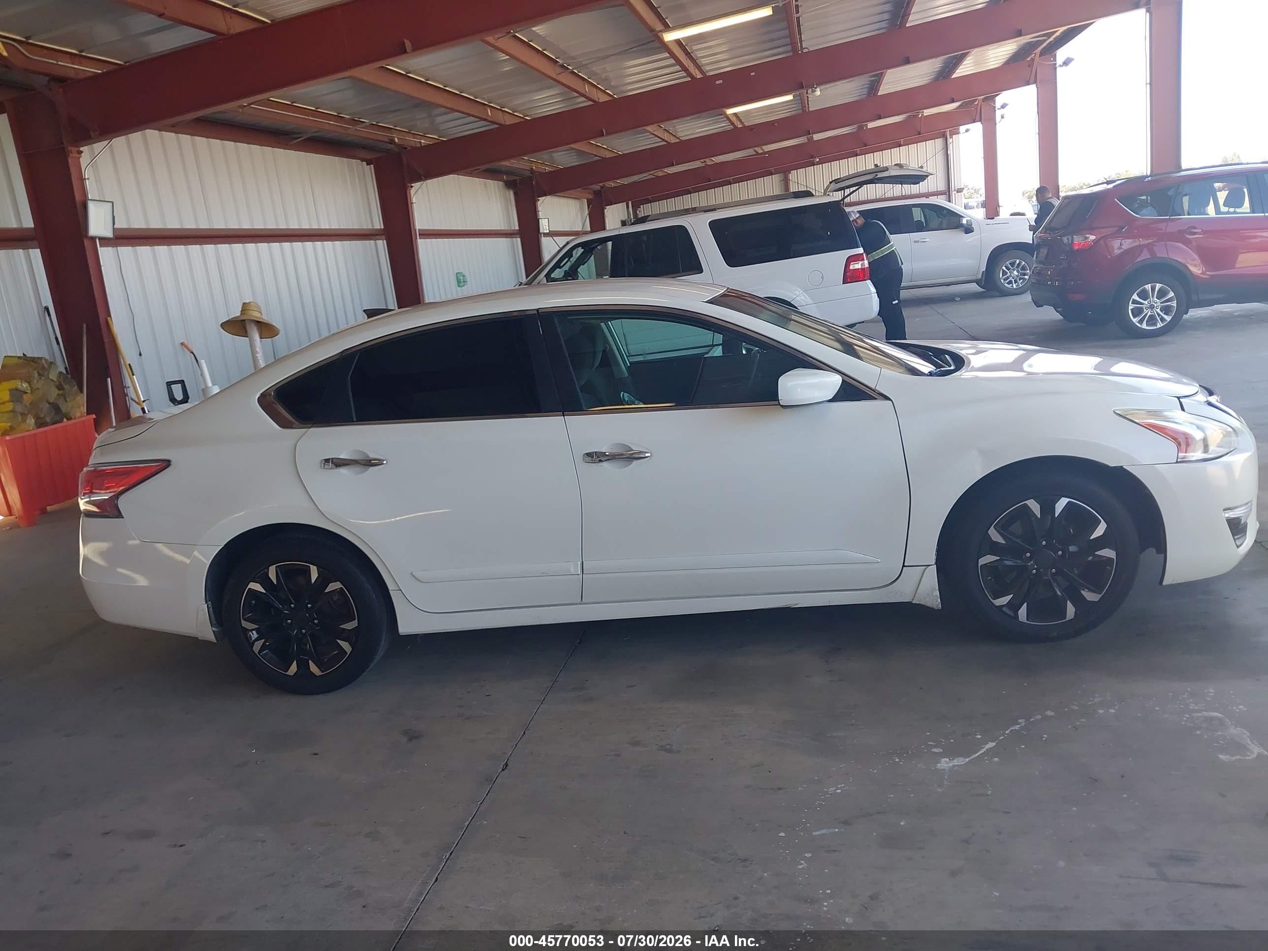 2014 Nissan Altima 2.5 S White vin: 1N4AL3AP6EC292547