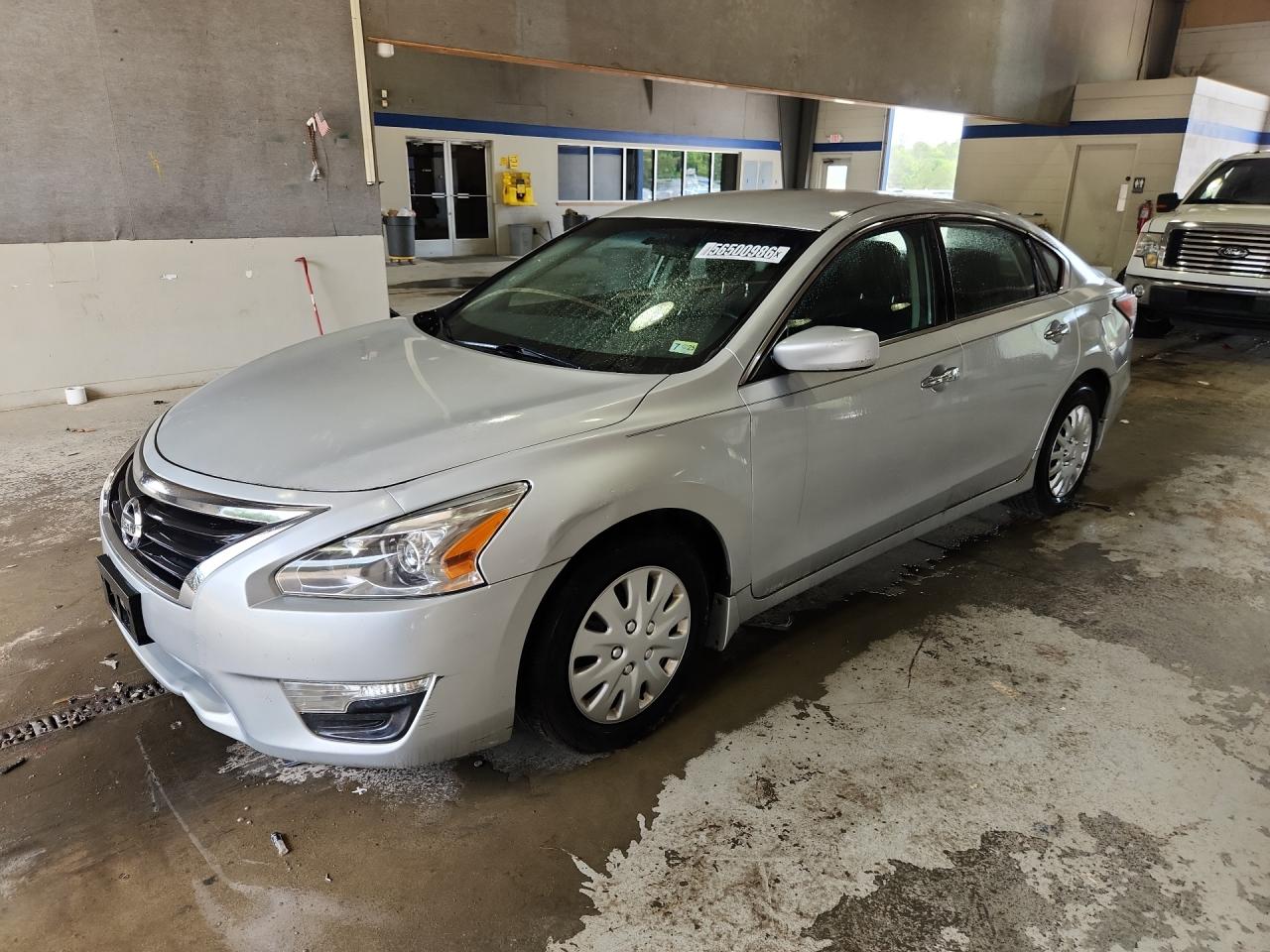2014 Nissan Altima 2.5 S Silver vin: 1N4AL3AP6EC327703 Damage: Left Front Fender, Severe Damage, Replacement Required