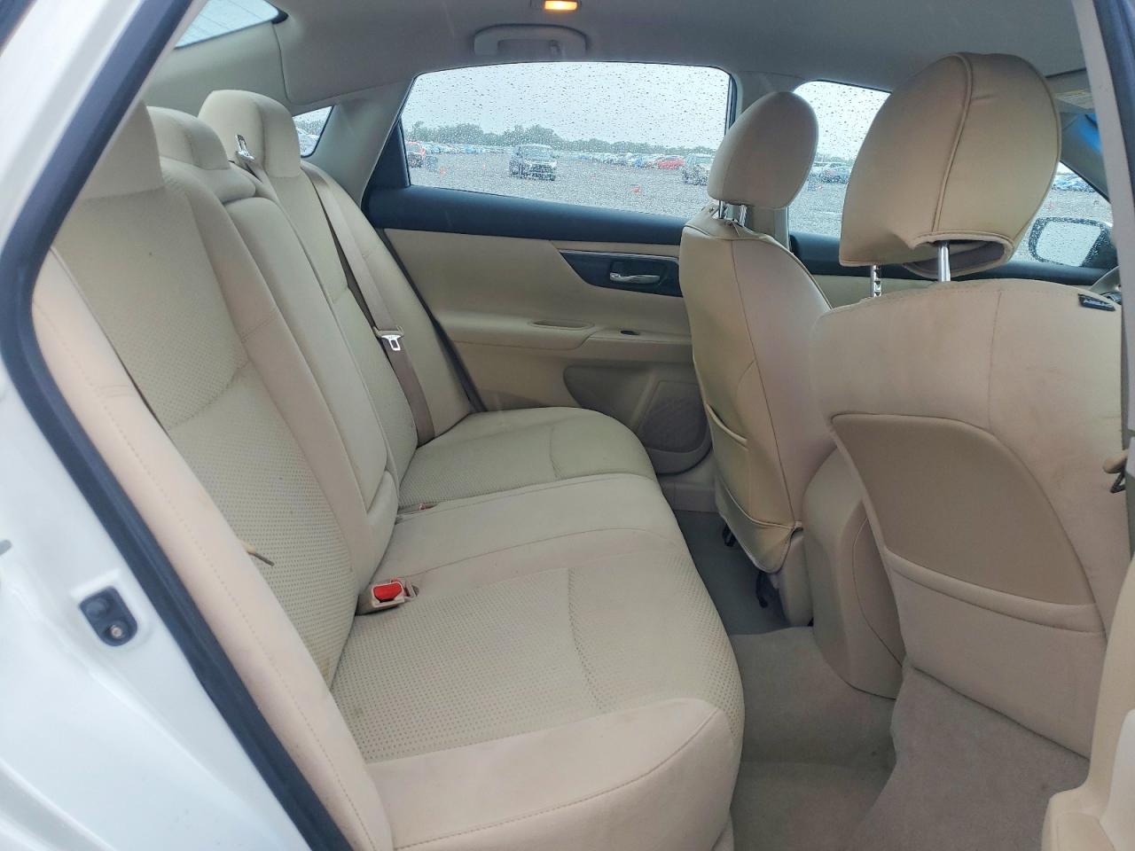 2014 Nissan Altima 2.5 S White vin: 1N4AL3AP6EC329774
