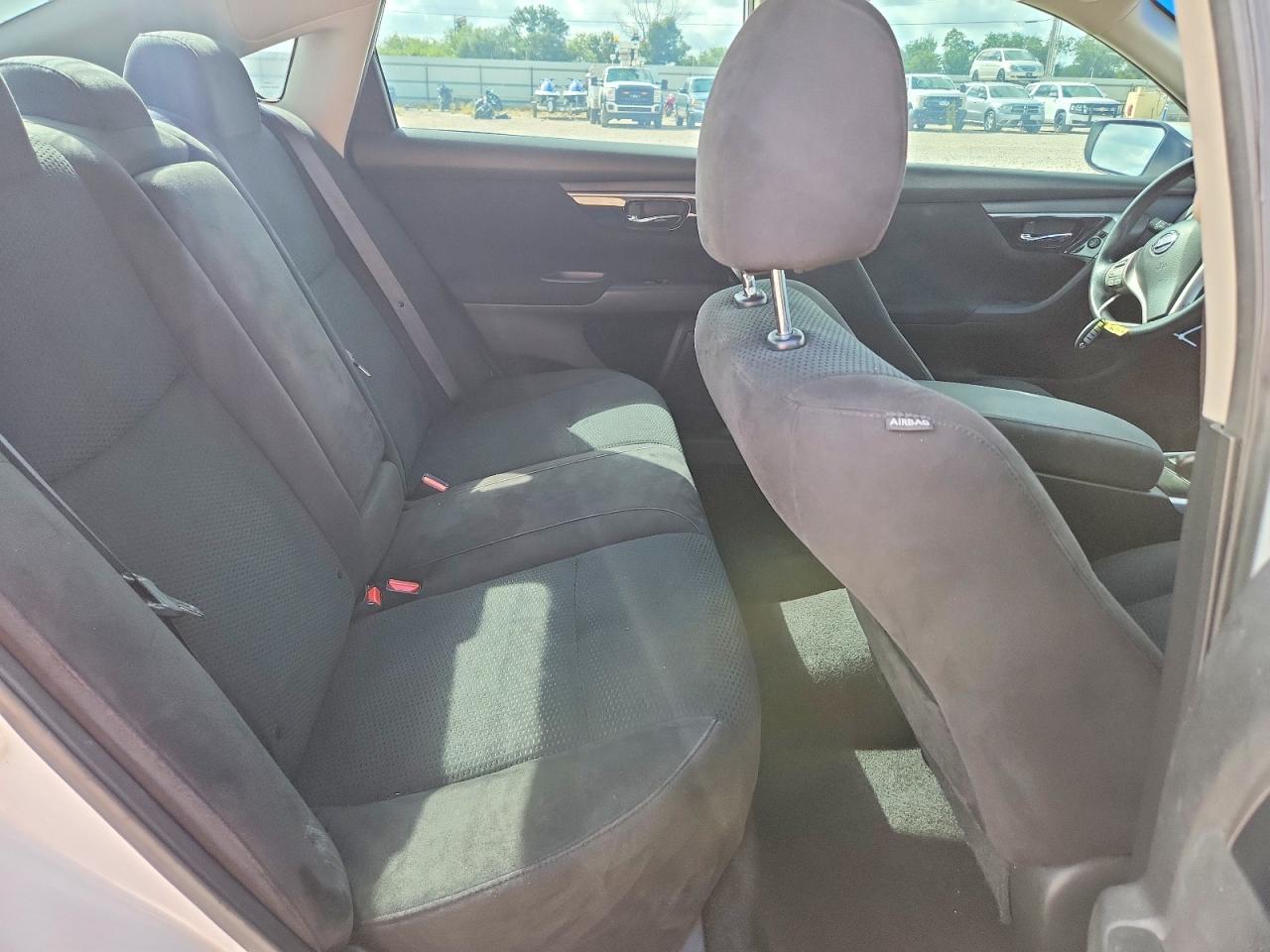 2014 Nissan Altima 2.5 S White vin: 1N4AL3AP6EC415778
