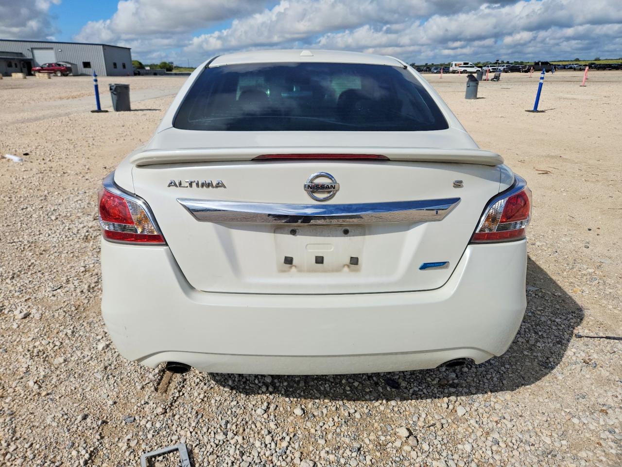 2014 Nissan Altima 2.5 S White vin: 1N4AL3AP6EC415778