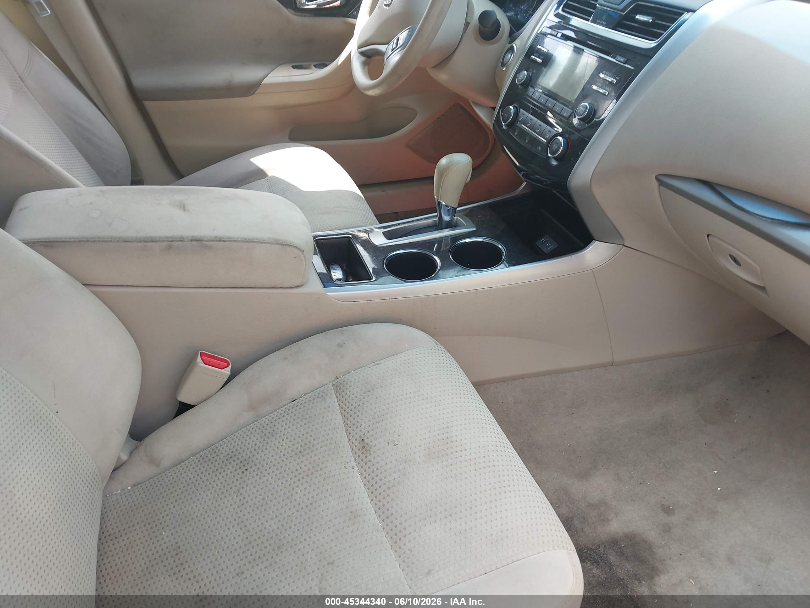 2014 Nissan Altima 2.5 S Red vin: 1N4AL3AP6EC423556