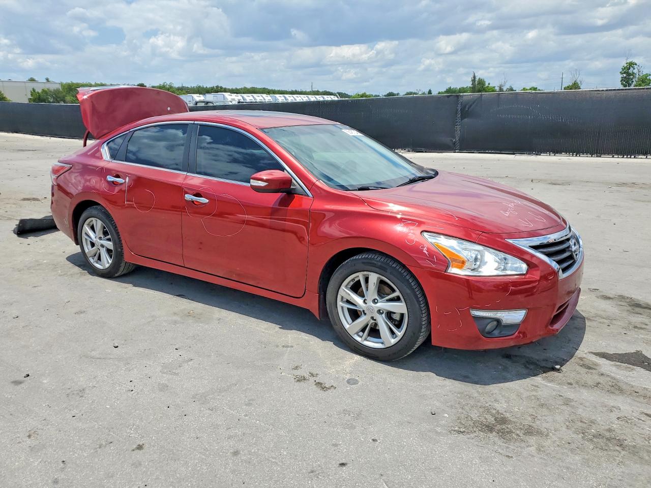 2014 Nissan Altima 2.5 Red vin: 1N4AL3AP6EN211261