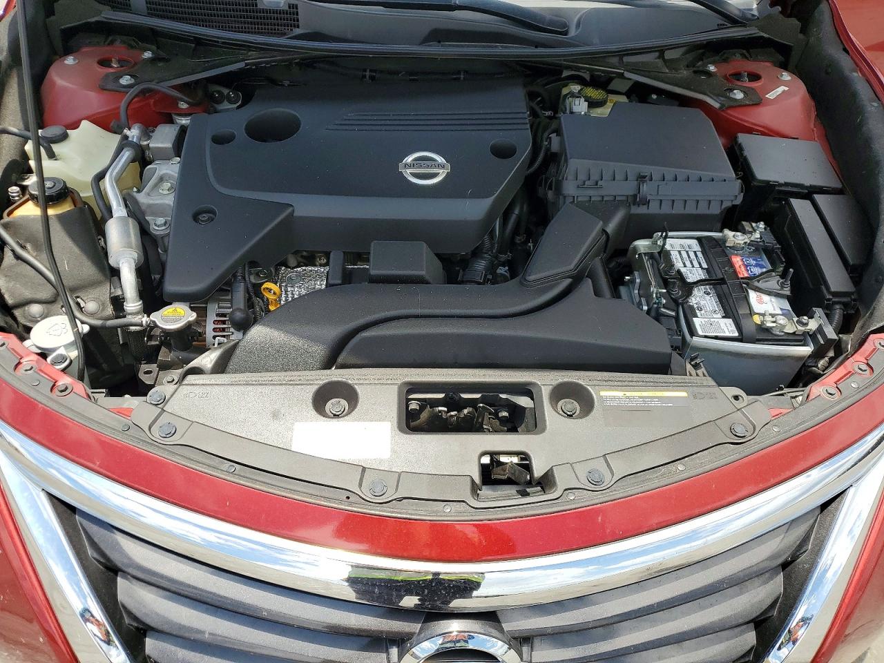 2014 Nissan Altima 2.5 Red vin: 1N4AL3AP6EN211261