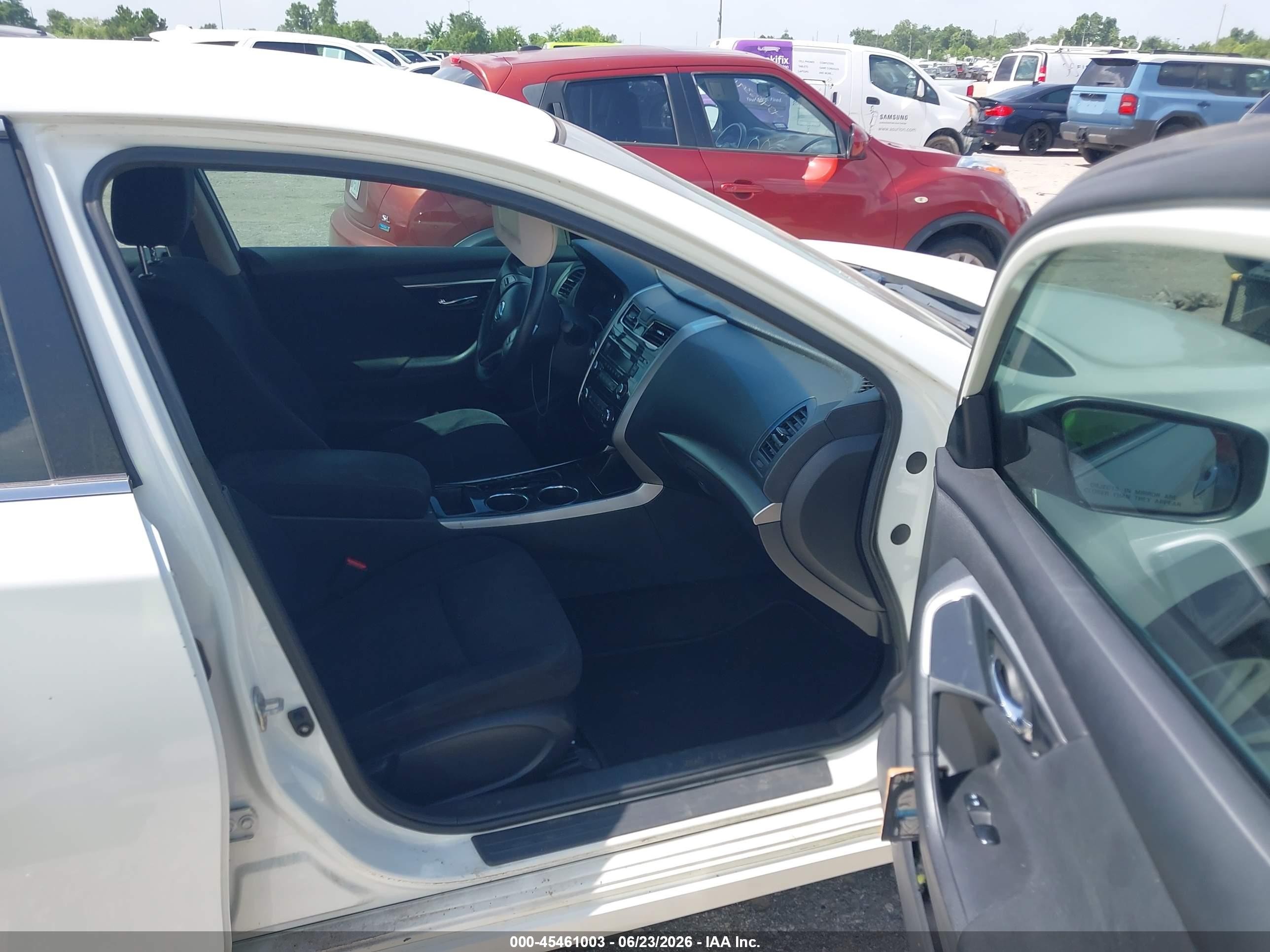 2014 Nissan Altima 2.5 S White vin: 1N4AL3AP6EN214242