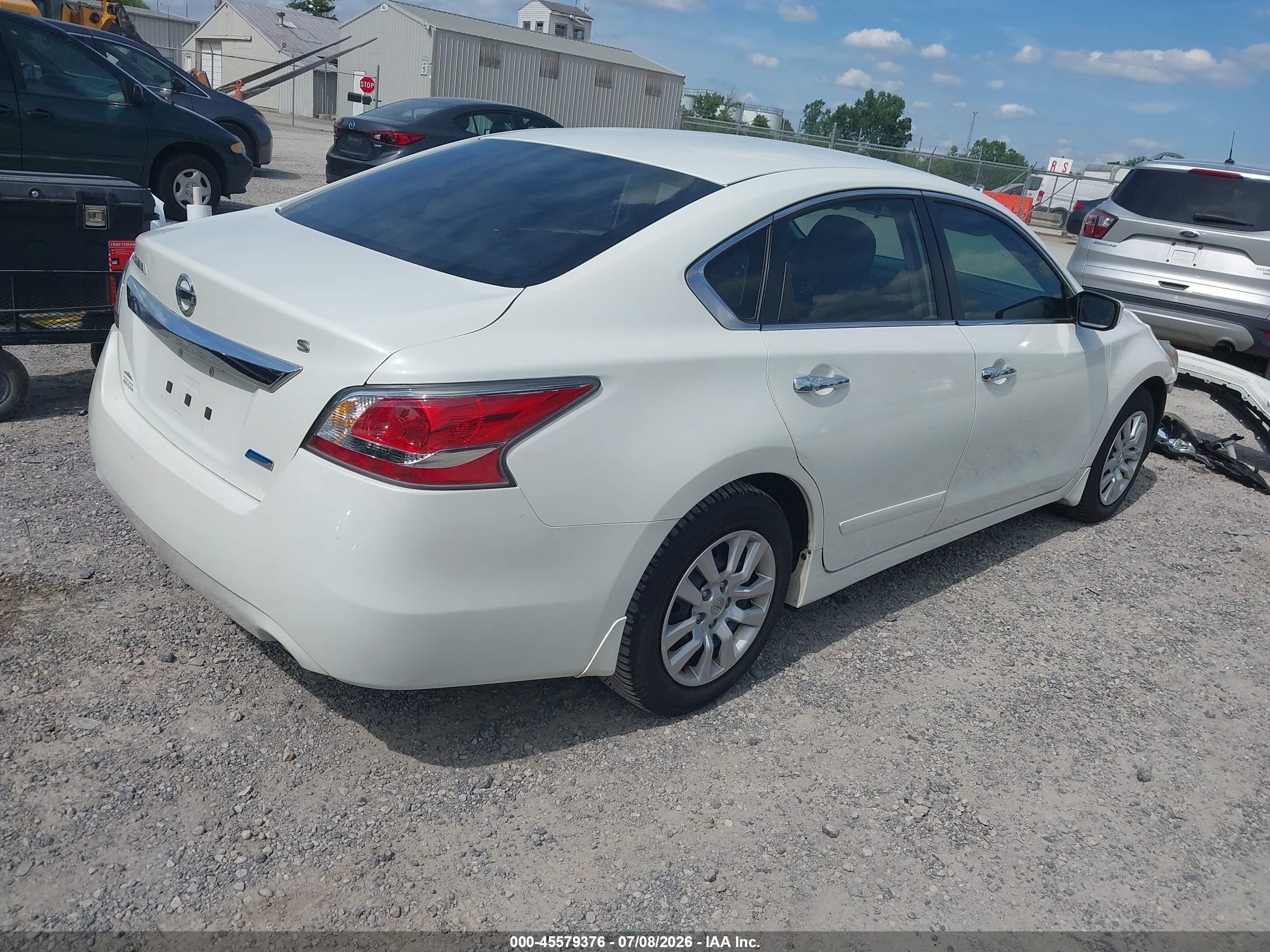 2014 Nissan Altima 2.5 S White vin: 1N4AL3AP6EN217884