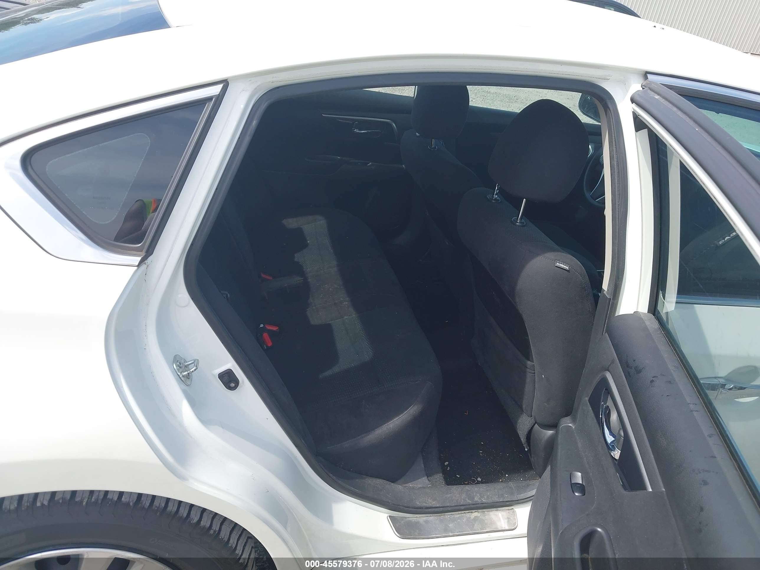 2014 Nissan Altima 2.5 S White vin: 1N4AL3AP6EN217884