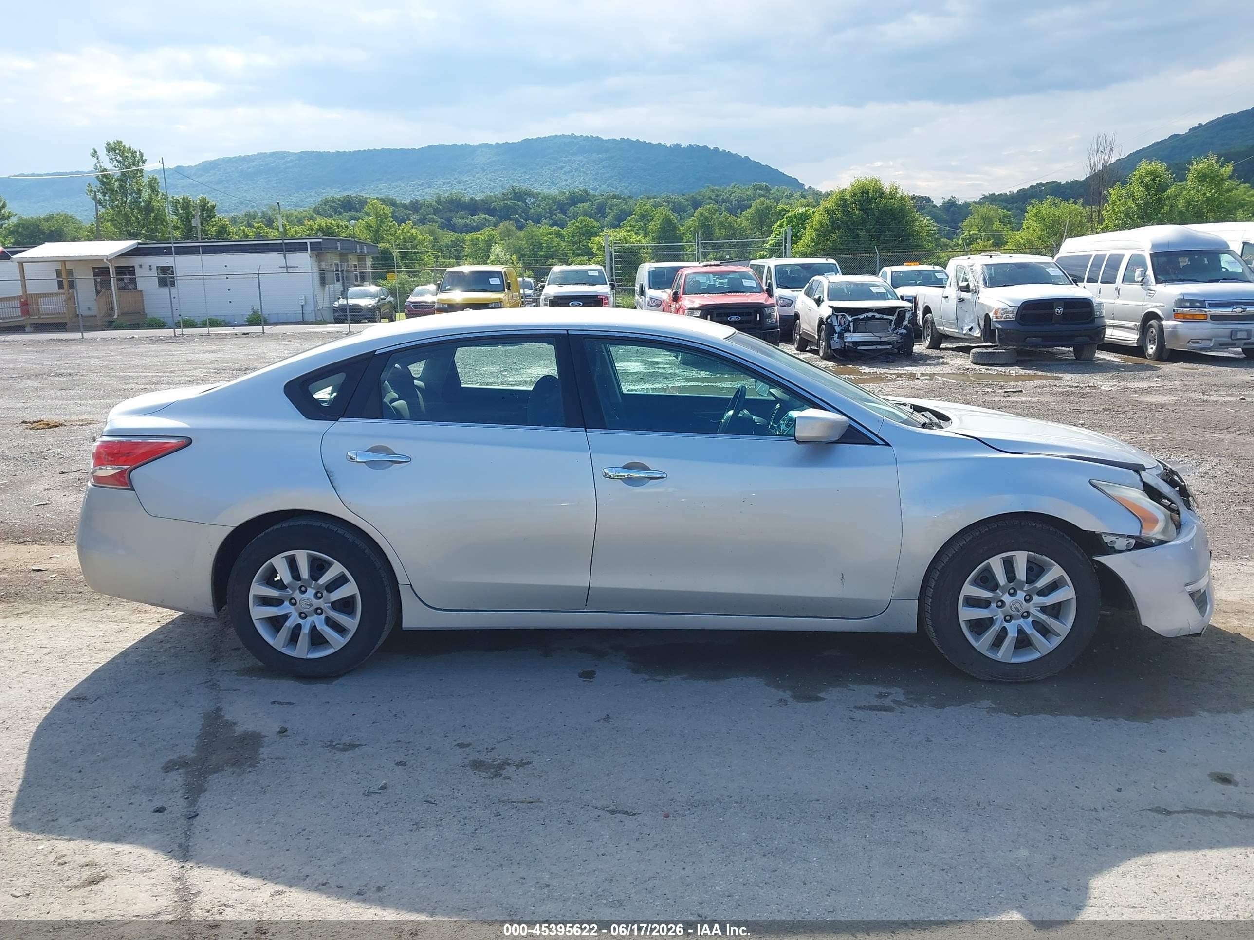2014 Nissan Altima 2.5 S Silver vin: 1N4AL3AP6EN223121