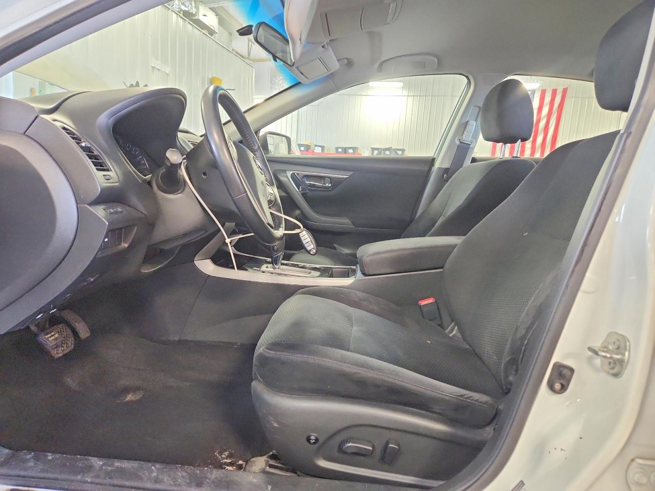 2014 Nissan Altima 2.5 Sv White vin: 1N4AL3AP6EN243403