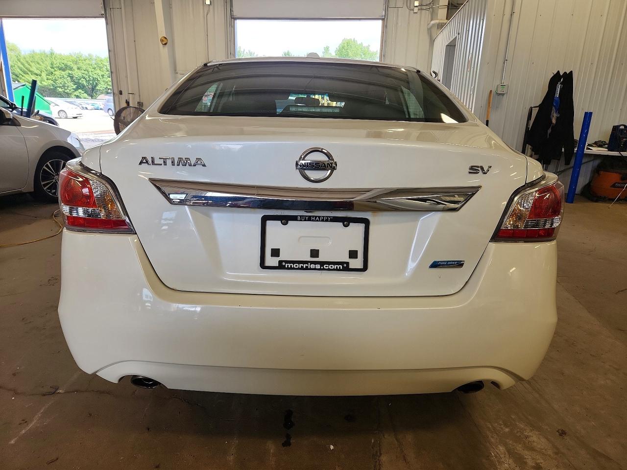 2014 Nissan Altima 2.5 Sv White vin: 1N4AL3AP6EN243403