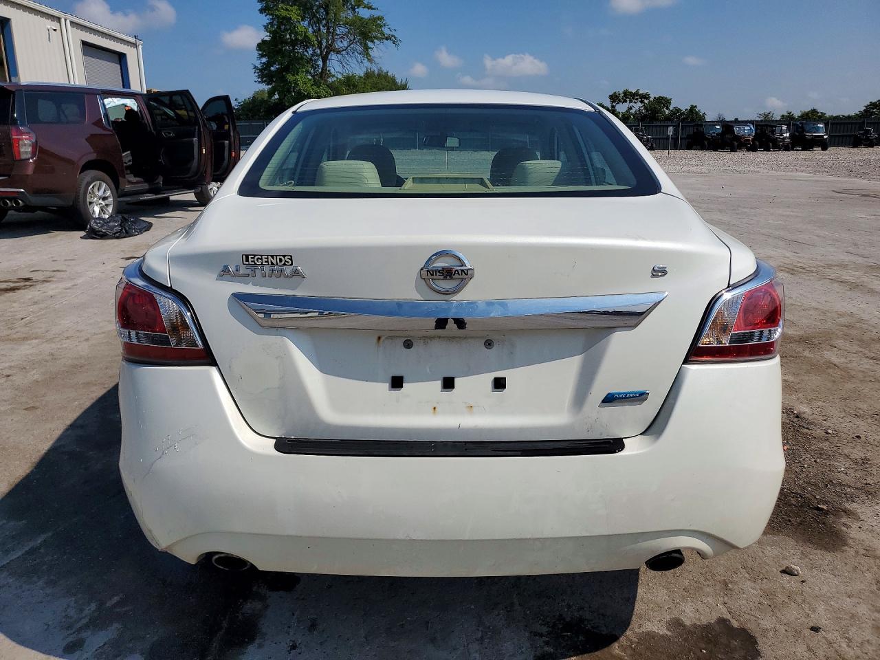 2014 Nissan Altima 2.5 S White vin: 1N4AL3AP6EN245944