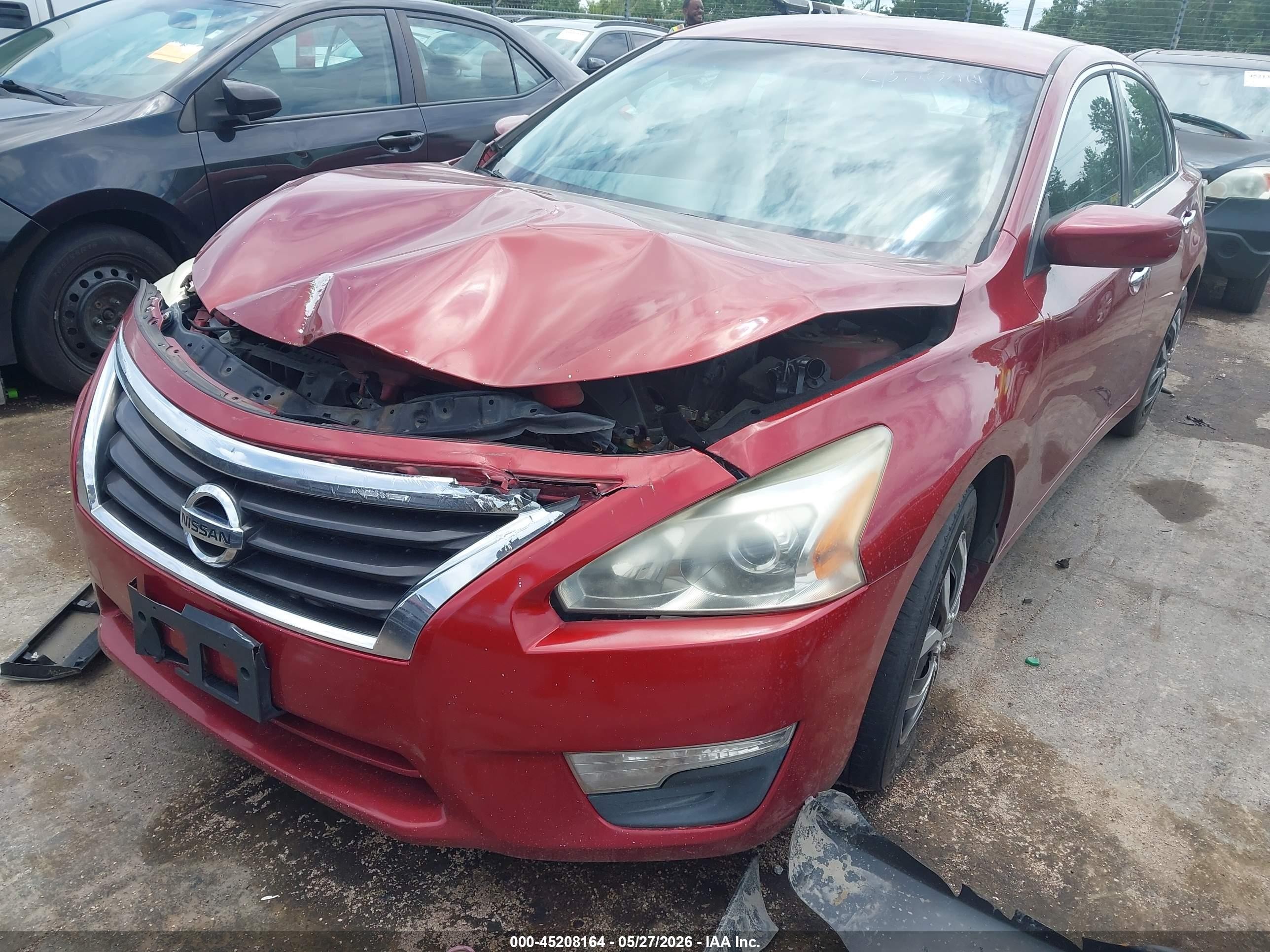 2014 Nissan Altima 2.5 S Red vin: 1N4AL3AP6EN250643