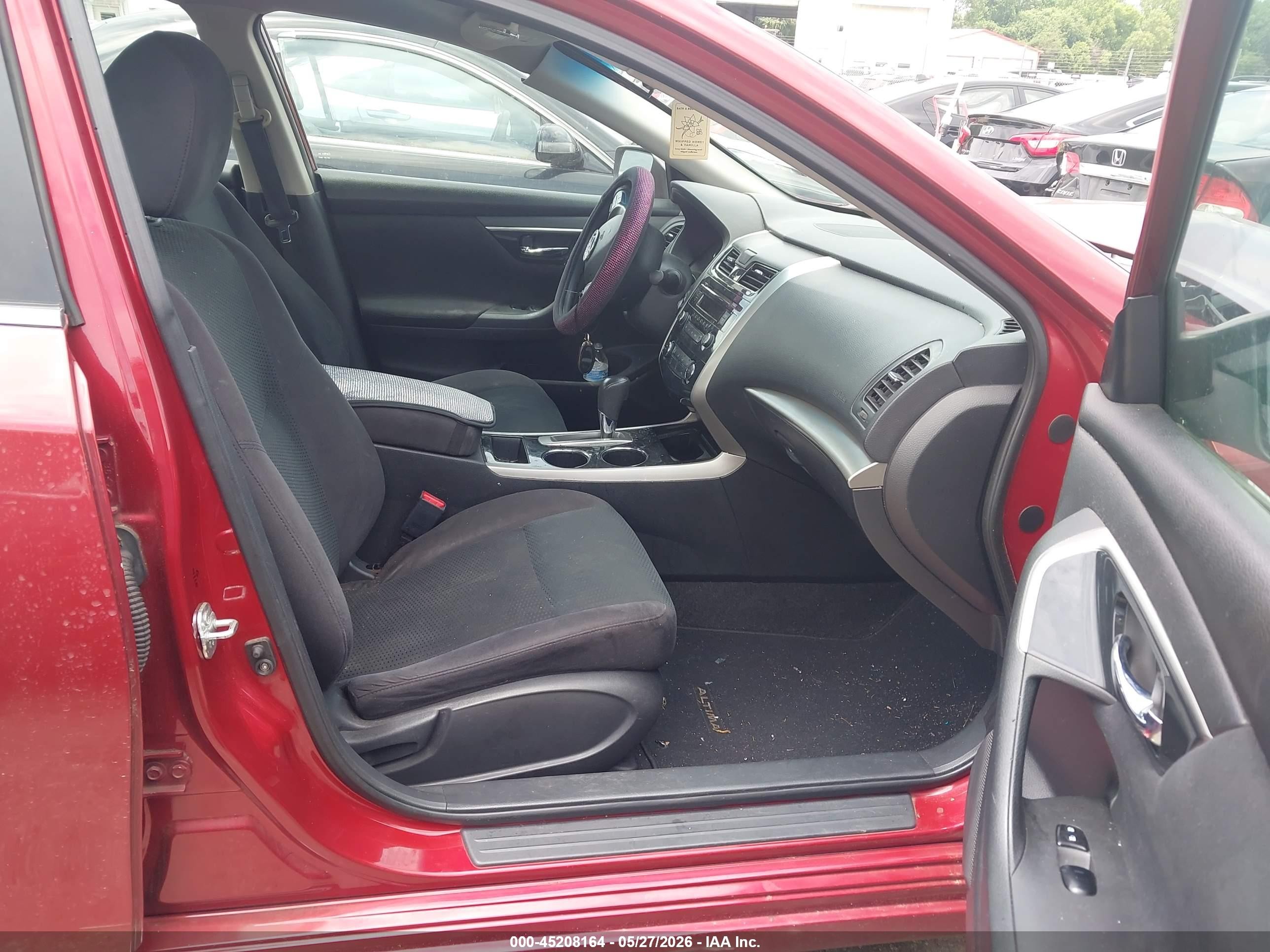 2014 Nissan Altima 2.5 S Red vin: 1N4AL3AP6EN250643
