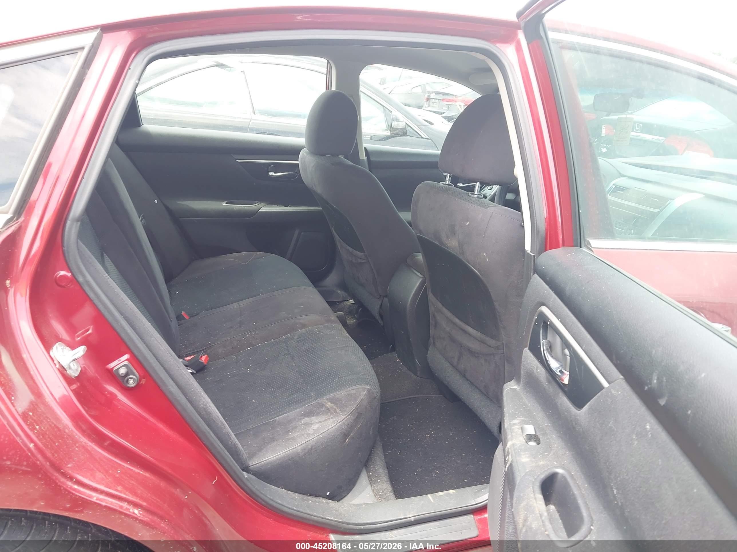 2014 Nissan Altima 2.5 S Red vin: 1N4AL3AP6EN250643