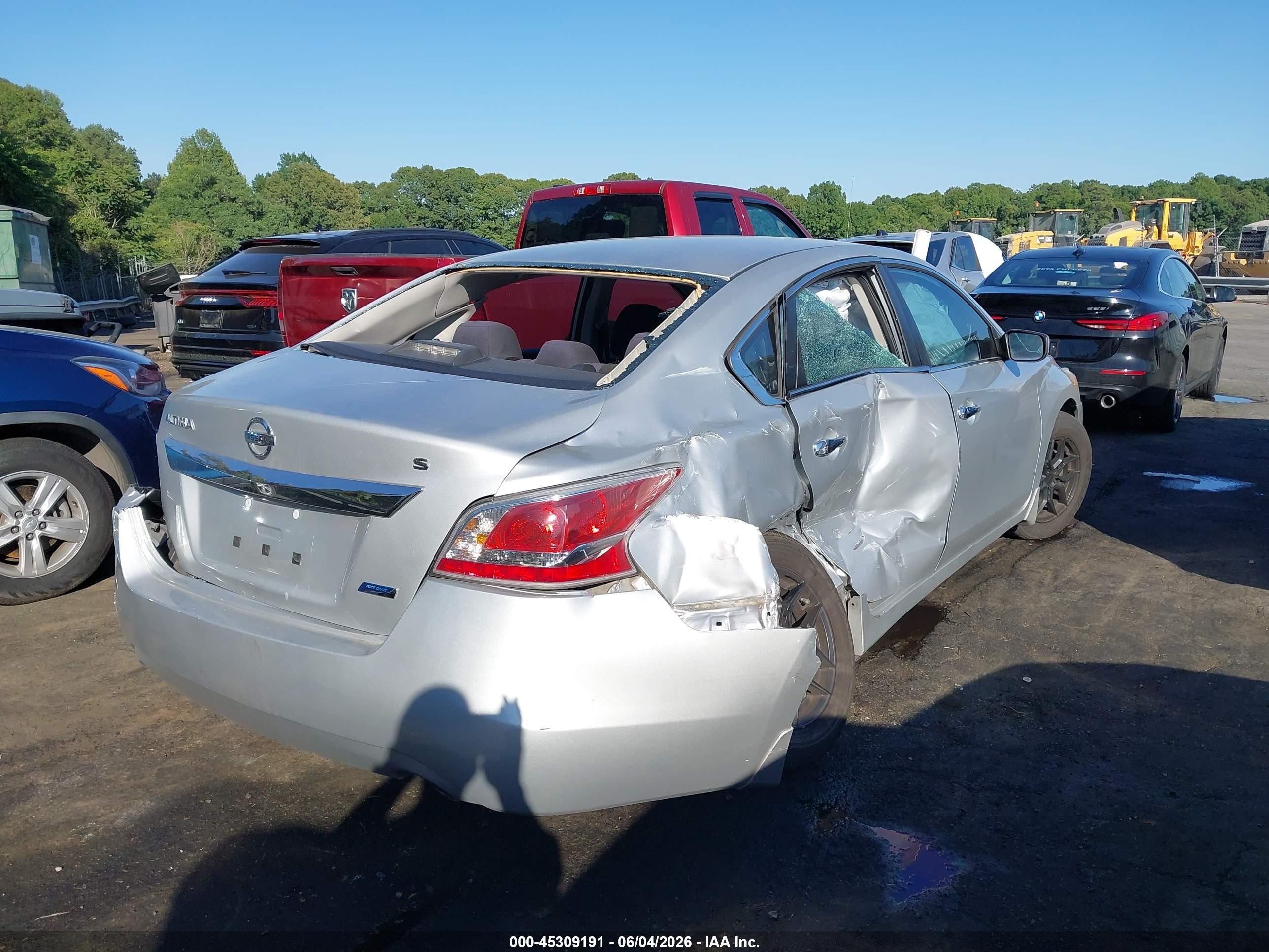 2014 Nissan Altima 2.5 S Silver vin: 1N4AL3AP6EN333120