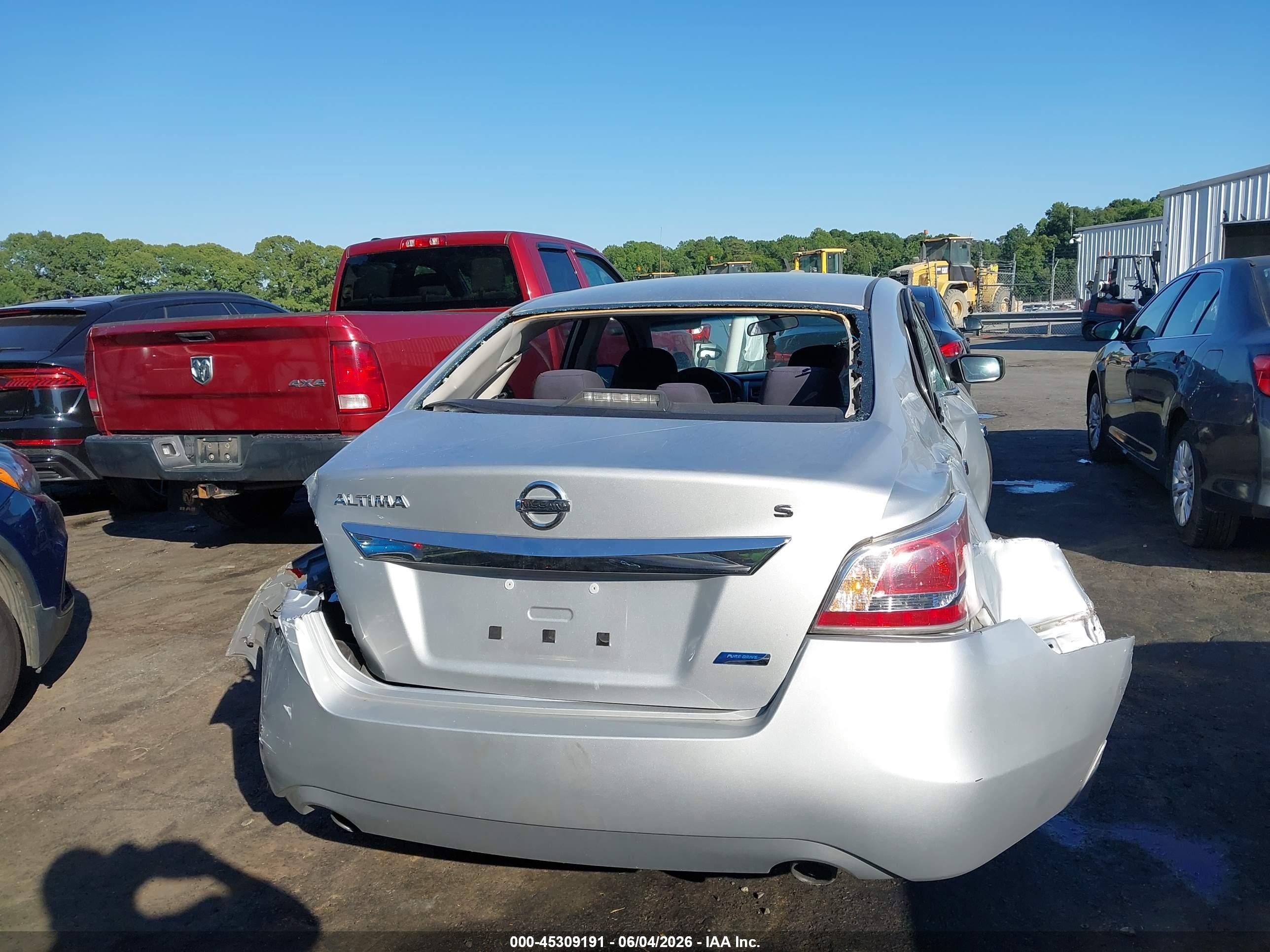 2014 Nissan Altima 2.5 S Silver vin: 1N4AL3AP6EN333120