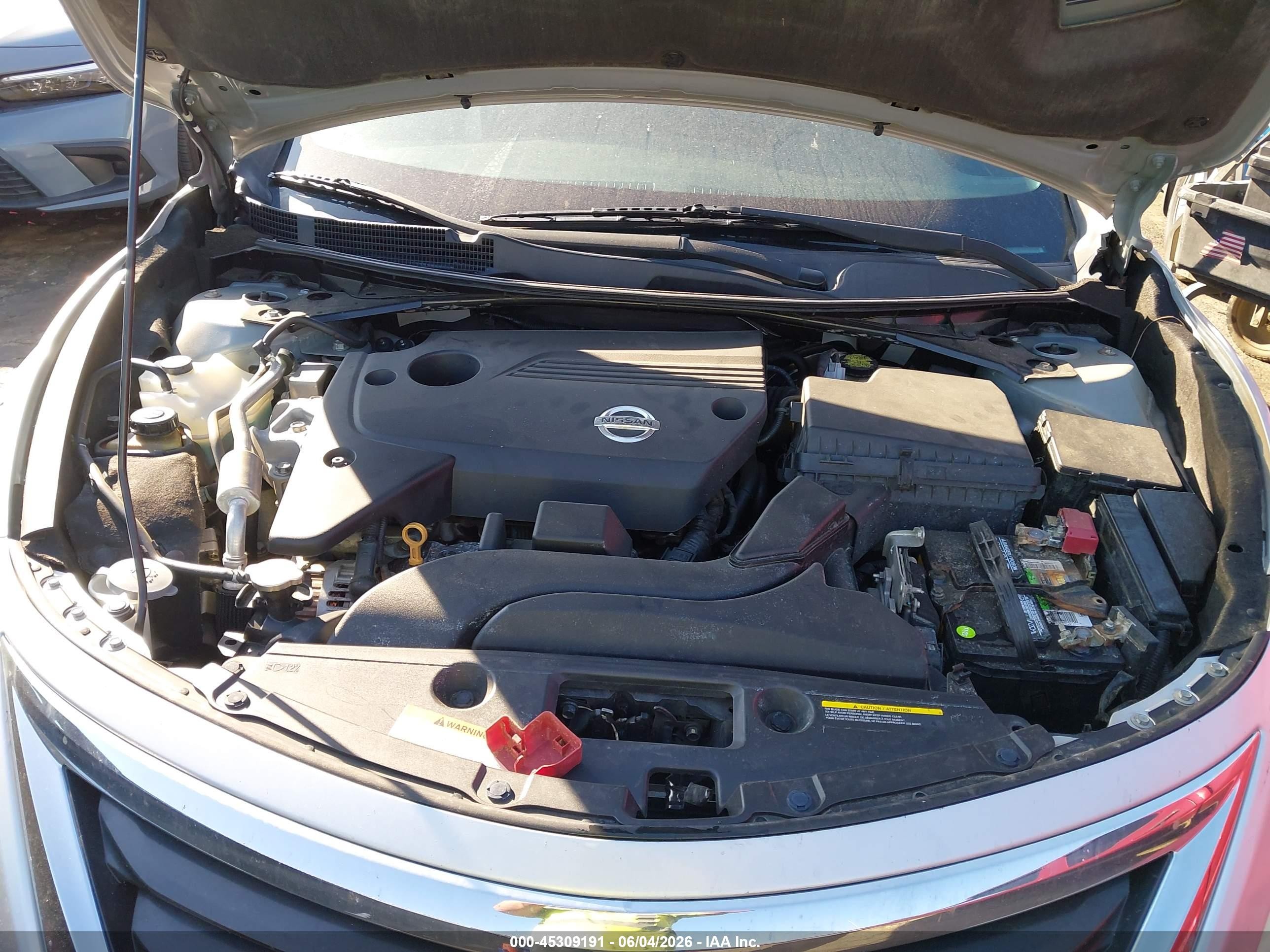 2014 Nissan Altima 2.5 S Silver vin: 1N4AL3AP6EN333120