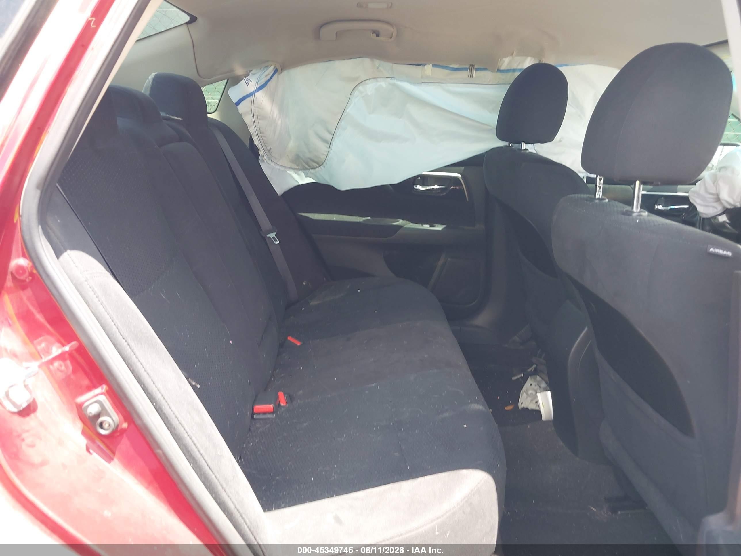 2014 Nissan Altima 2.5 S Red vin: 1N4AL3AP6EN341251