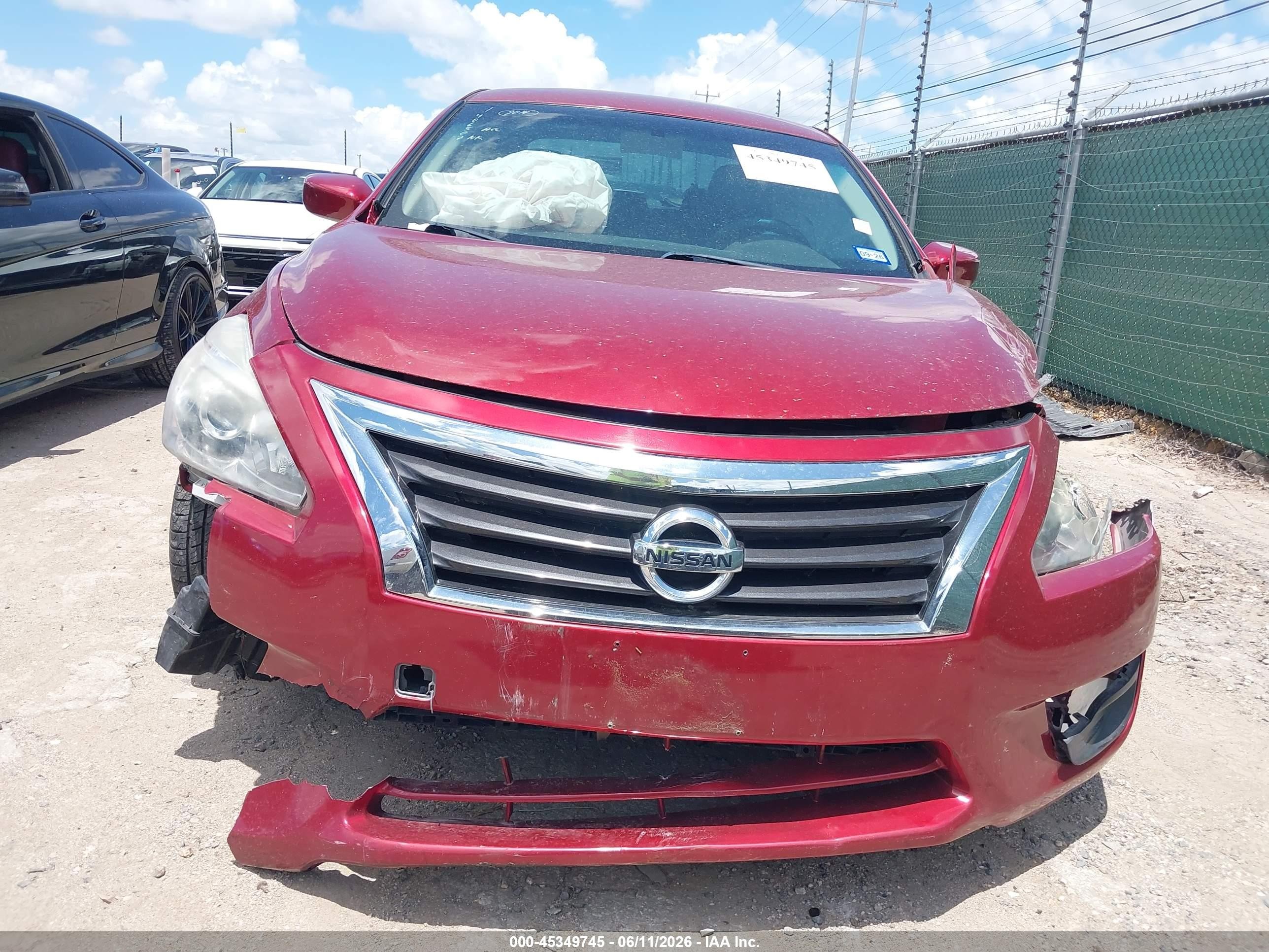 2014 Nissan Altima 2.5 S Red vin: 1N4AL3AP6EN341251