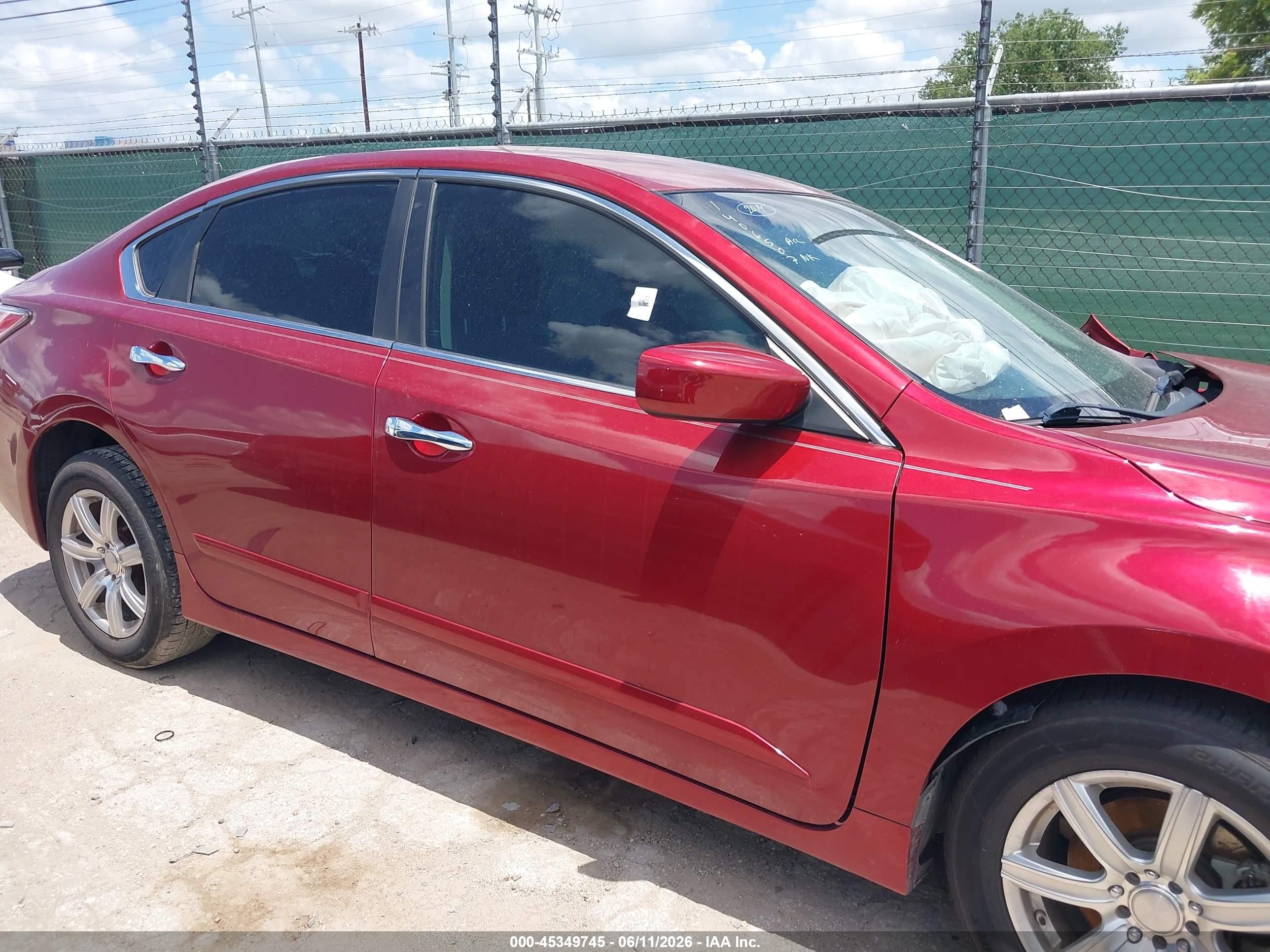 2014 Nissan Altima 2.5 S Red vin: 1N4AL3AP6EN341251