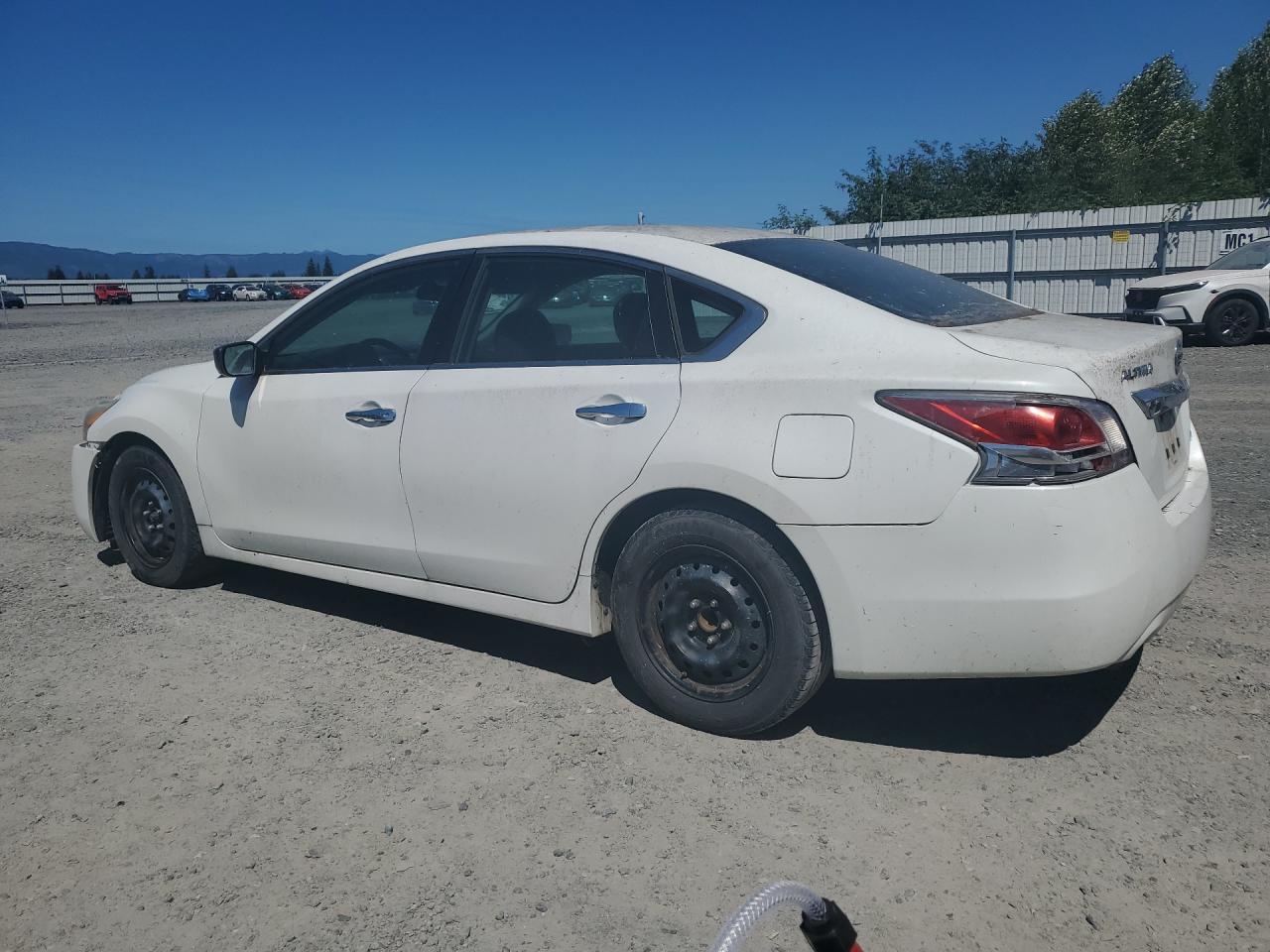 2014 Nissan Altima 2.5 S White vin: 1N4AL3AP6EN345851 Damage: Left Rear Door, Dent(S) W/No Paint Dmg, 1/2 To 1 Inch