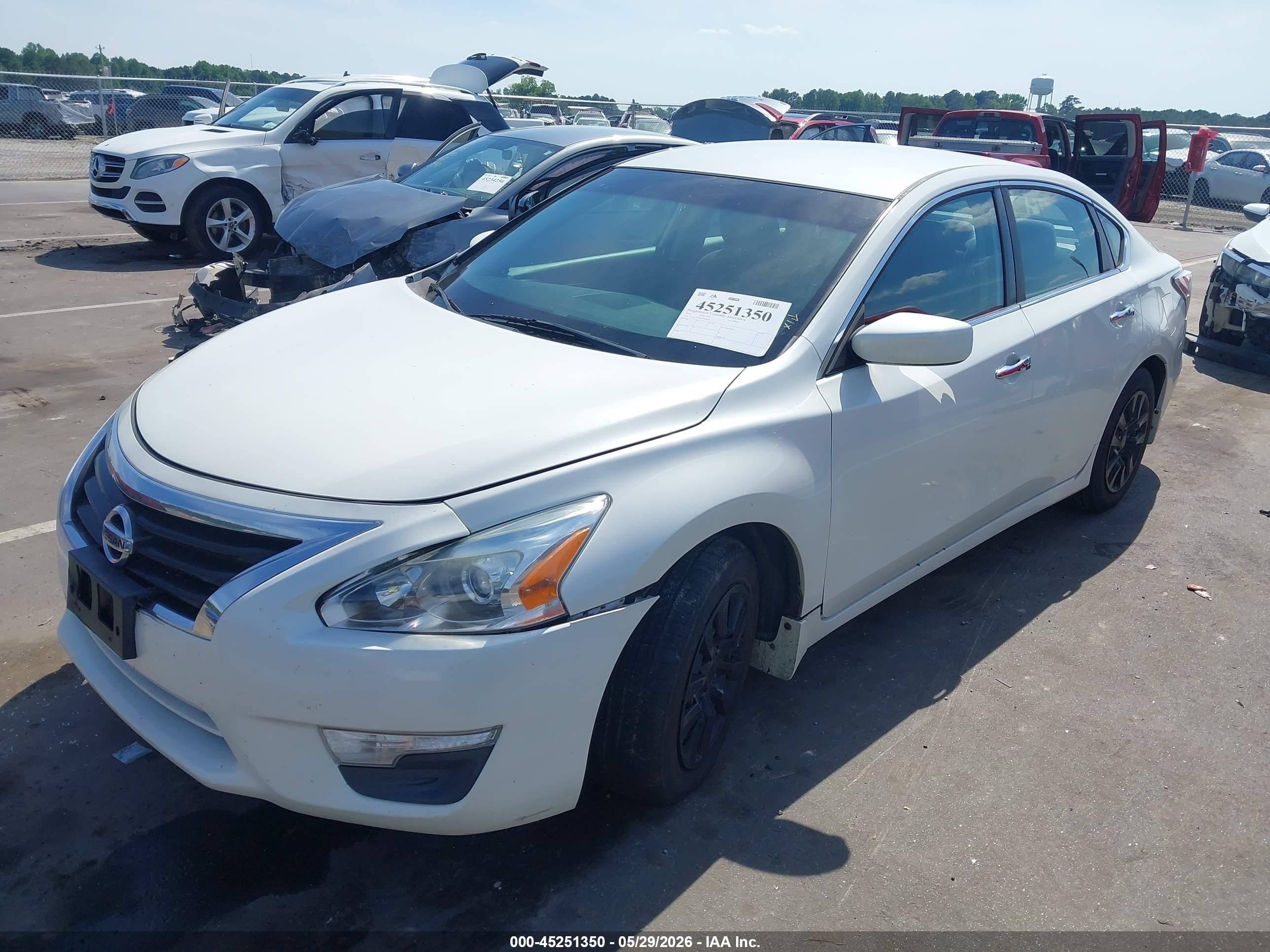 2014 Nissan Altima 2.5 S White vin: 1N4AL3AP6EN350077