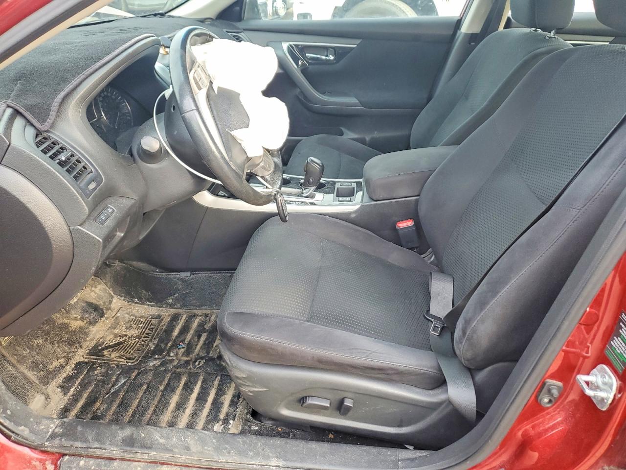 2014 Nissan Altima 2.5 Red vin: 1N4AL3AP6EN352590