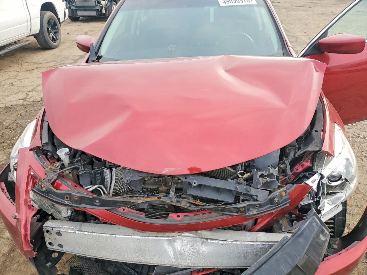 2014 Nissan Altima 2.5 Red vin: 1N4AL3AP6EN352590