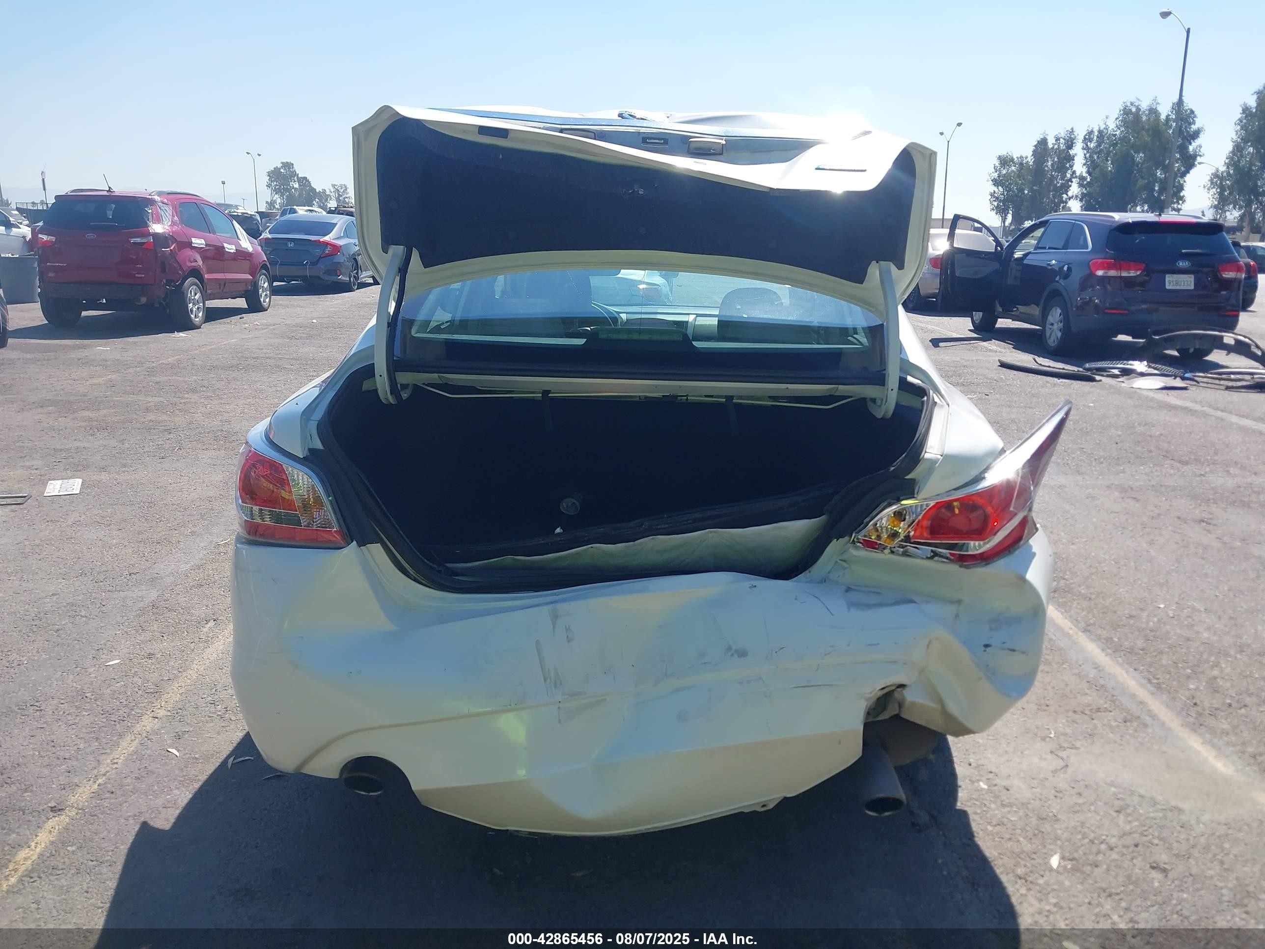 2014 Nissan Altima 2.5 S White vin: 1N4AL3AP6EN357613