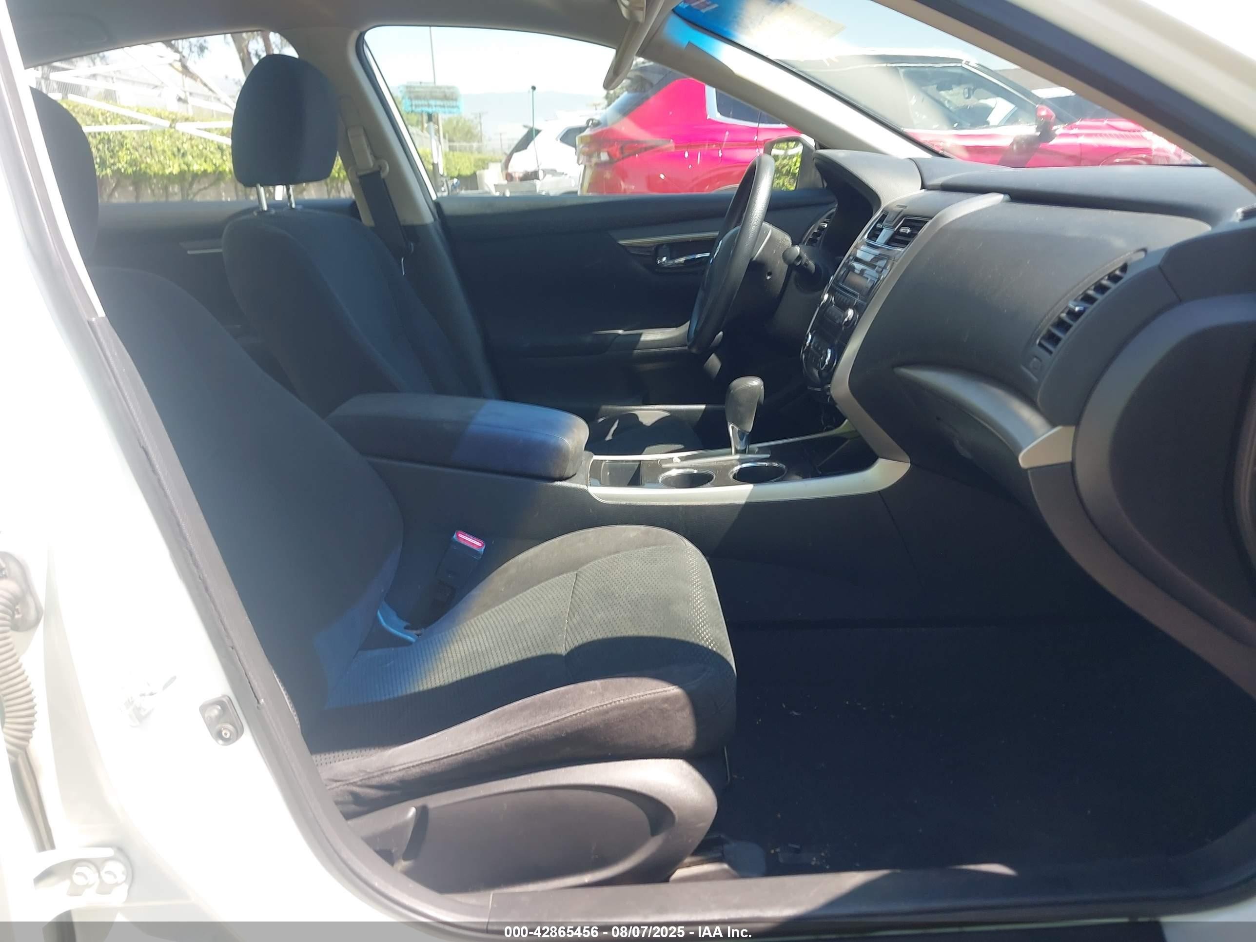 2014 Nissan Altima 2.5 S White vin: 1N4AL3AP6EN357613