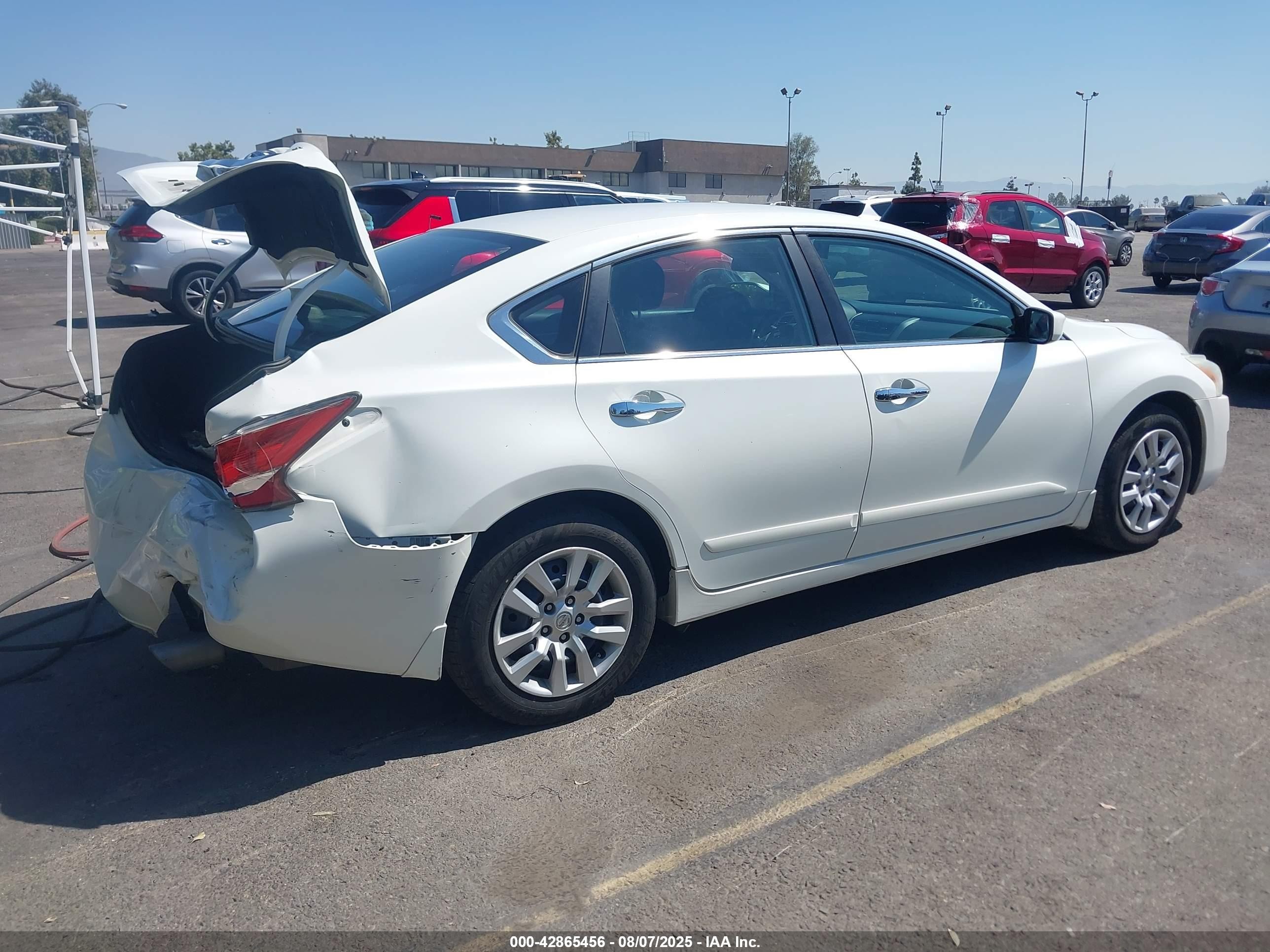 2014 Nissan Altima 2.5 S White vin: 1N4AL3AP6EN357613