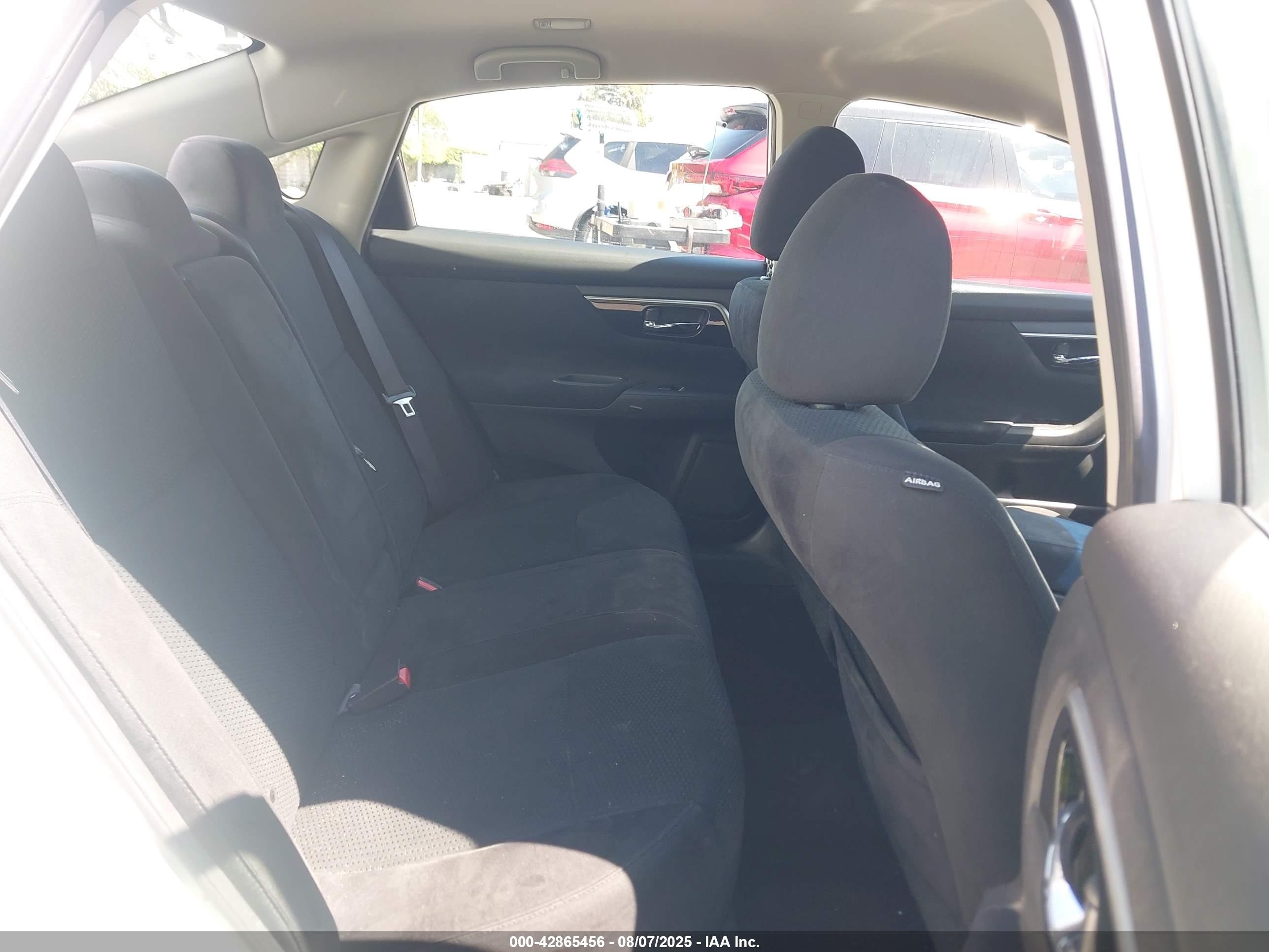 2014 Nissan Altima 2.5 S White vin: 1N4AL3AP6EN357613