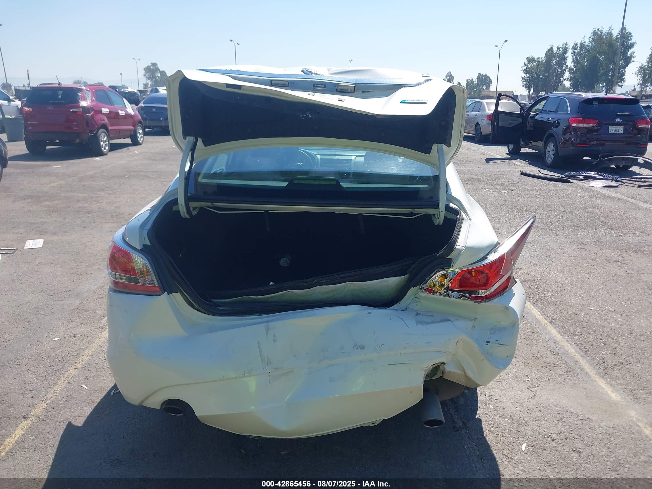 2014 Nissan Altima 2.5 S White vin: 1N4AL3AP6EN357613