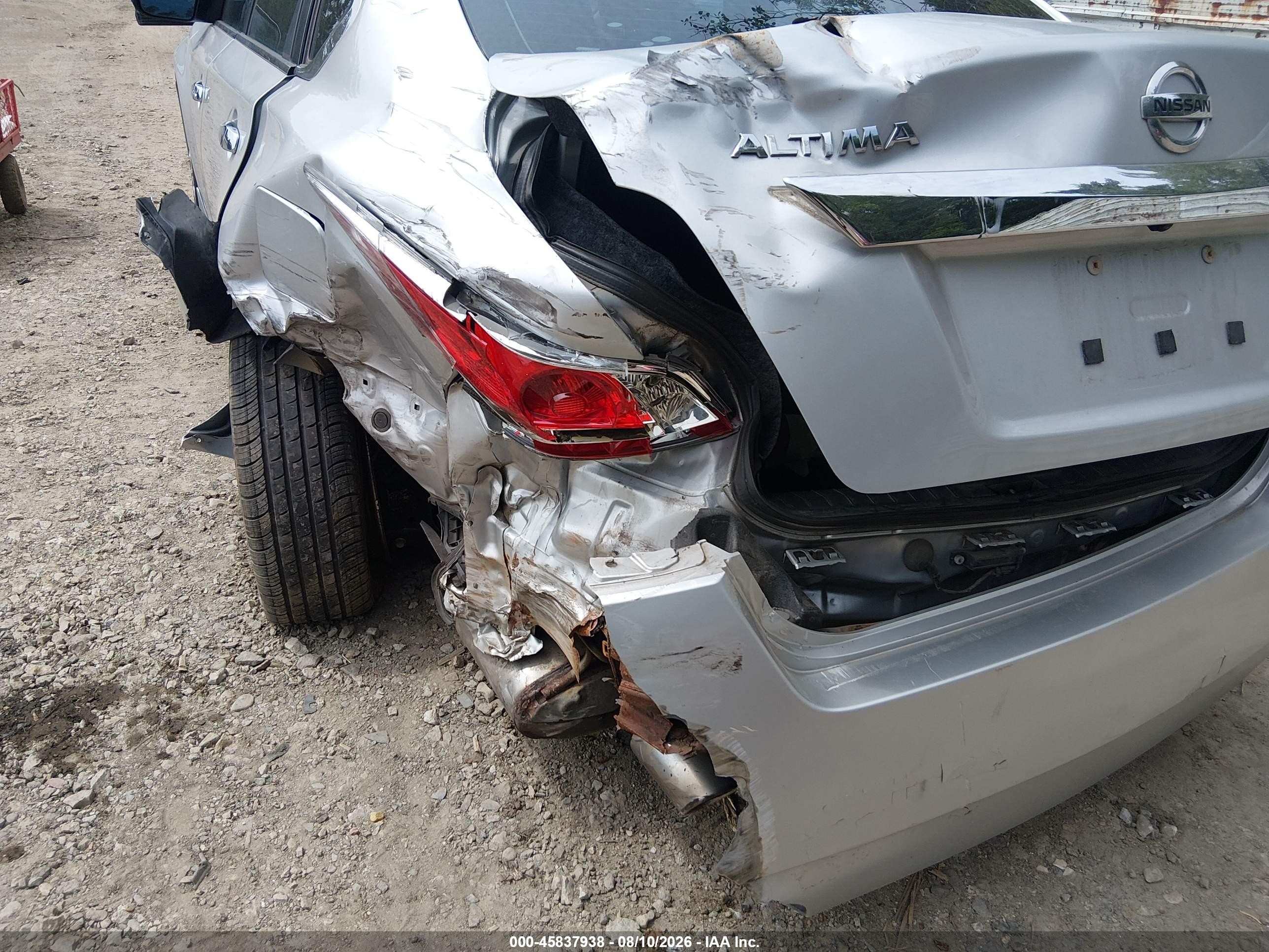 2015 Nissan Altima 2.5 S Silver vin: 1N4AL3AP6FC130337