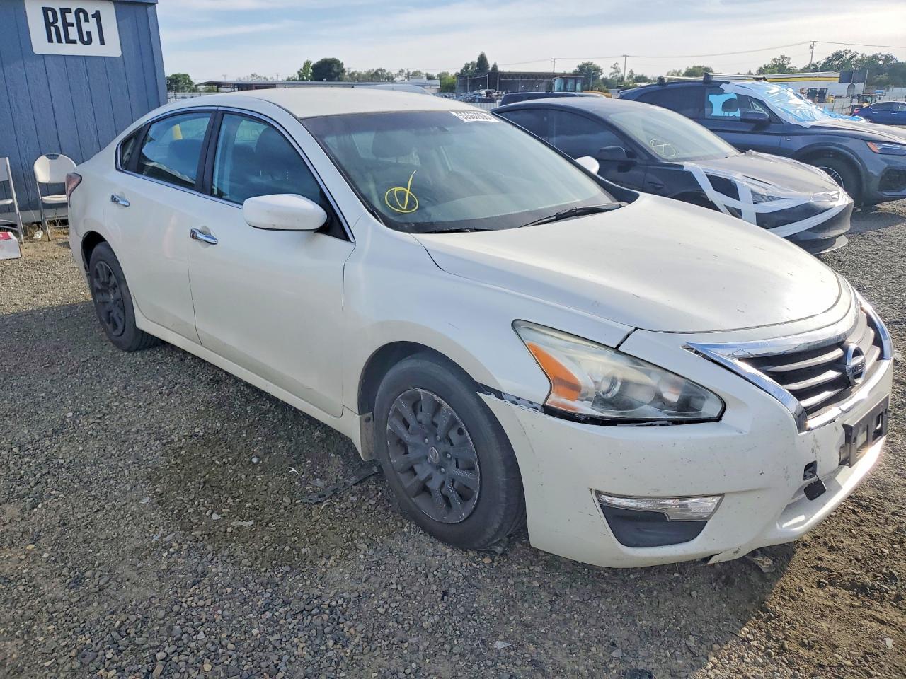 2015 Nissan Altima 2.5 S White vin: 1N4AL3AP6FC135005