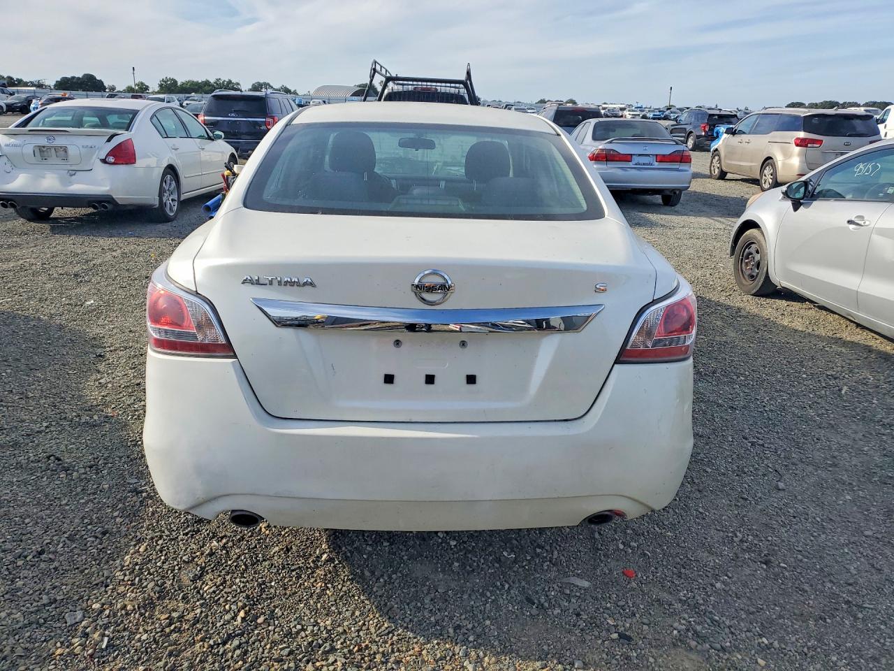 2015 Nissan Altima 2.5 S White vin: 1N4AL3AP6FC135005