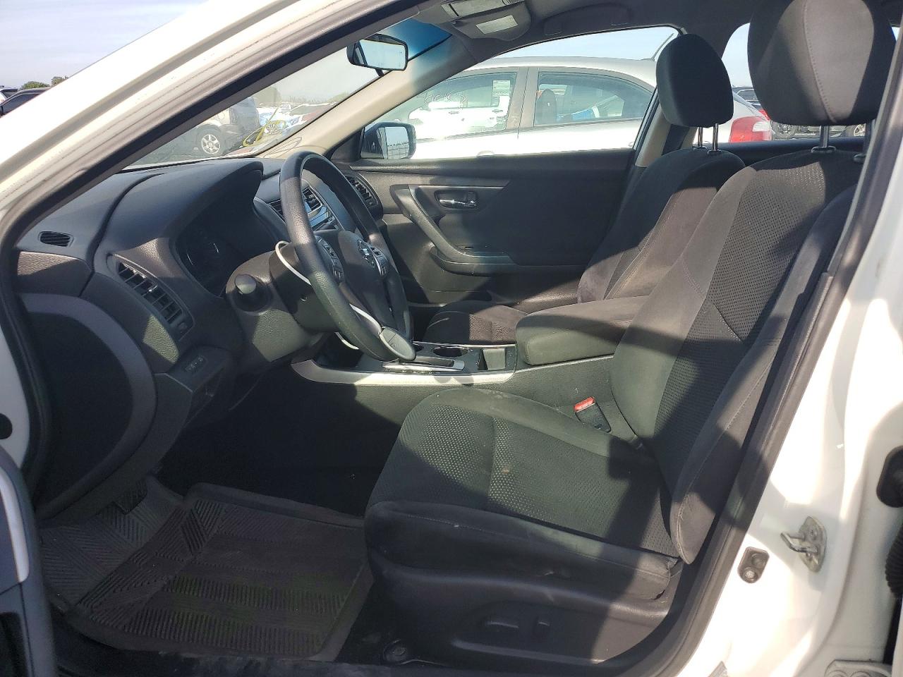 2015 Nissan Altima 2.5 S White vin: 1N4AL3AP6FC135005