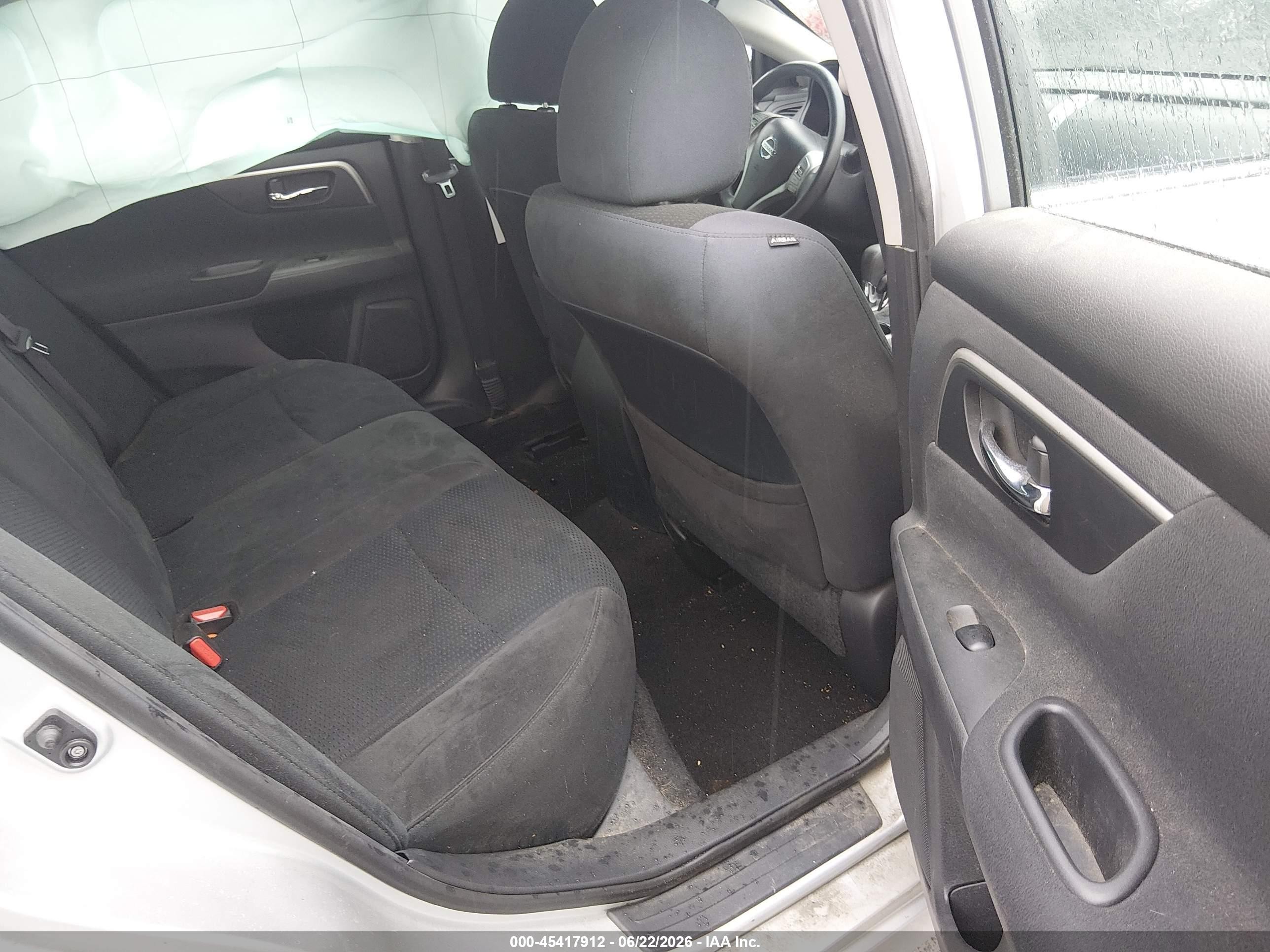 2015 Nissan Altima 2.5 S Silver vin: 1N4AL3AP6FC136431