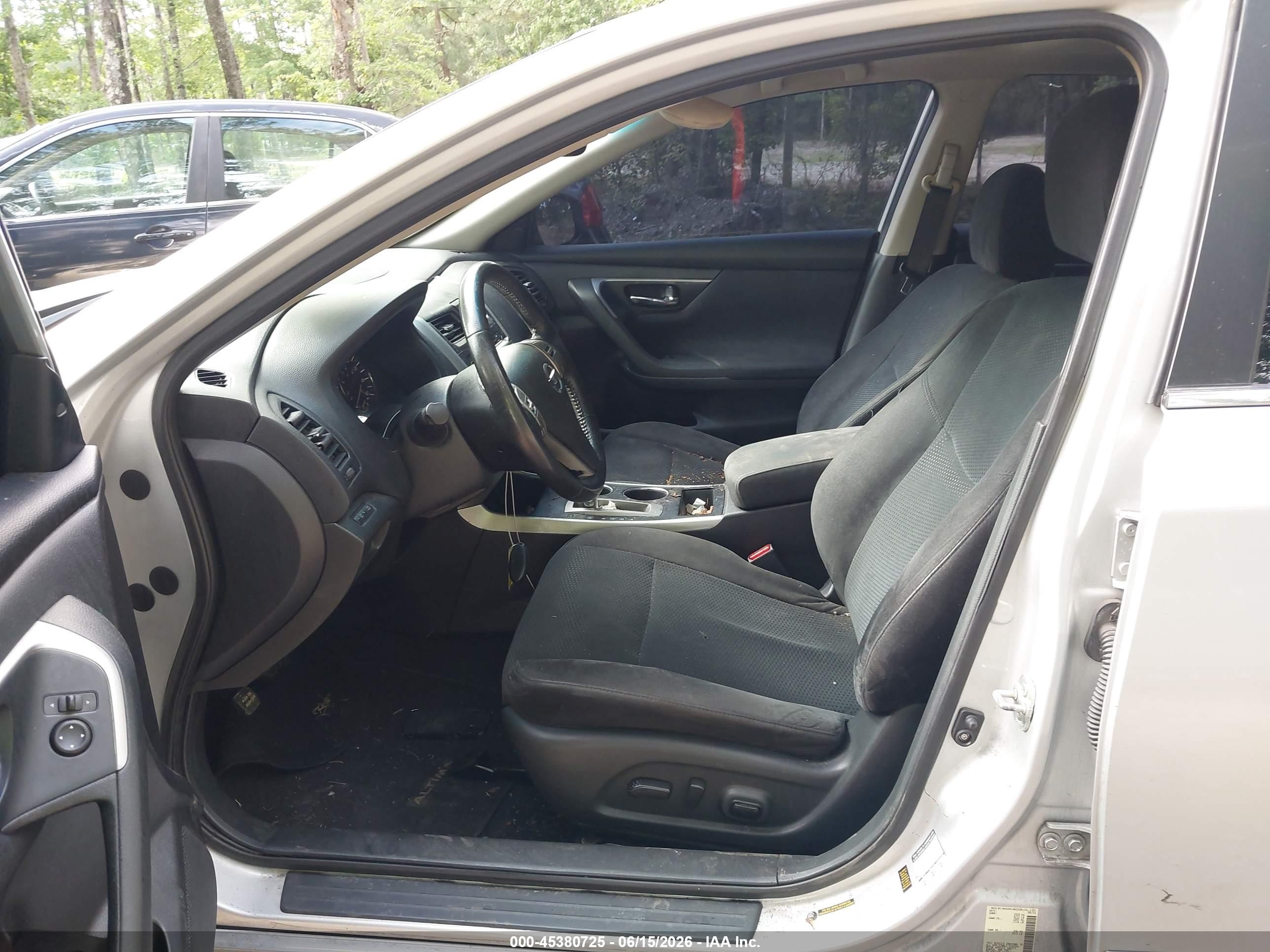 2015 Nissan Altima 2.5 Sv Silver vin: 1N4AL3AP6FC168134